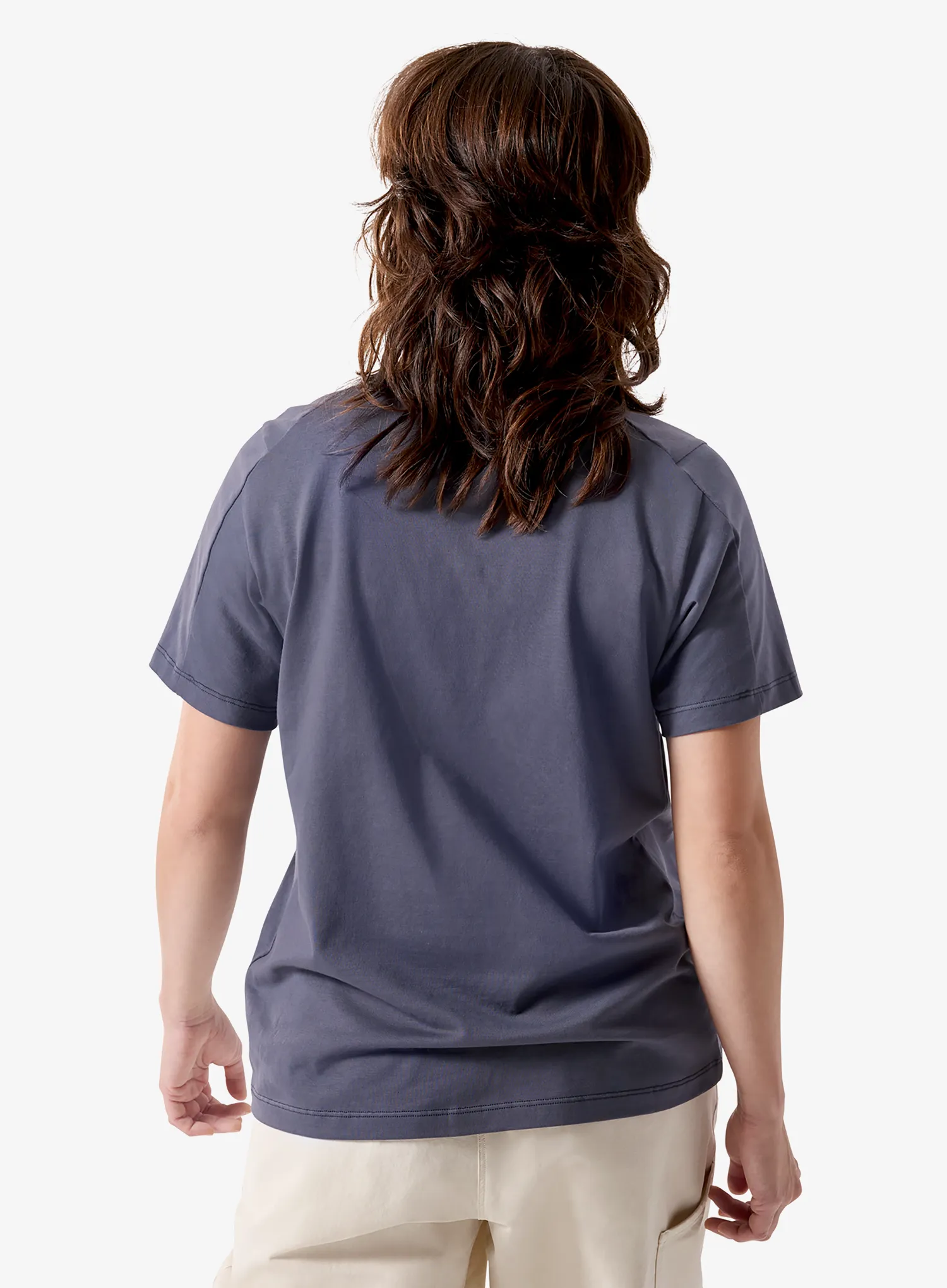 Дамска тениска Arcteryx Kragg SL Cotton Emblem Crew SS - dk stratus
