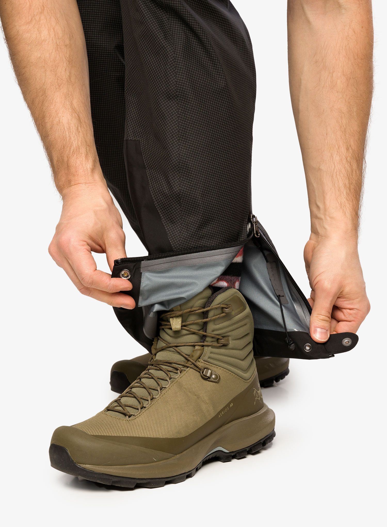 Панталони GORE-TEX Arcteryx Alpha Pant - black