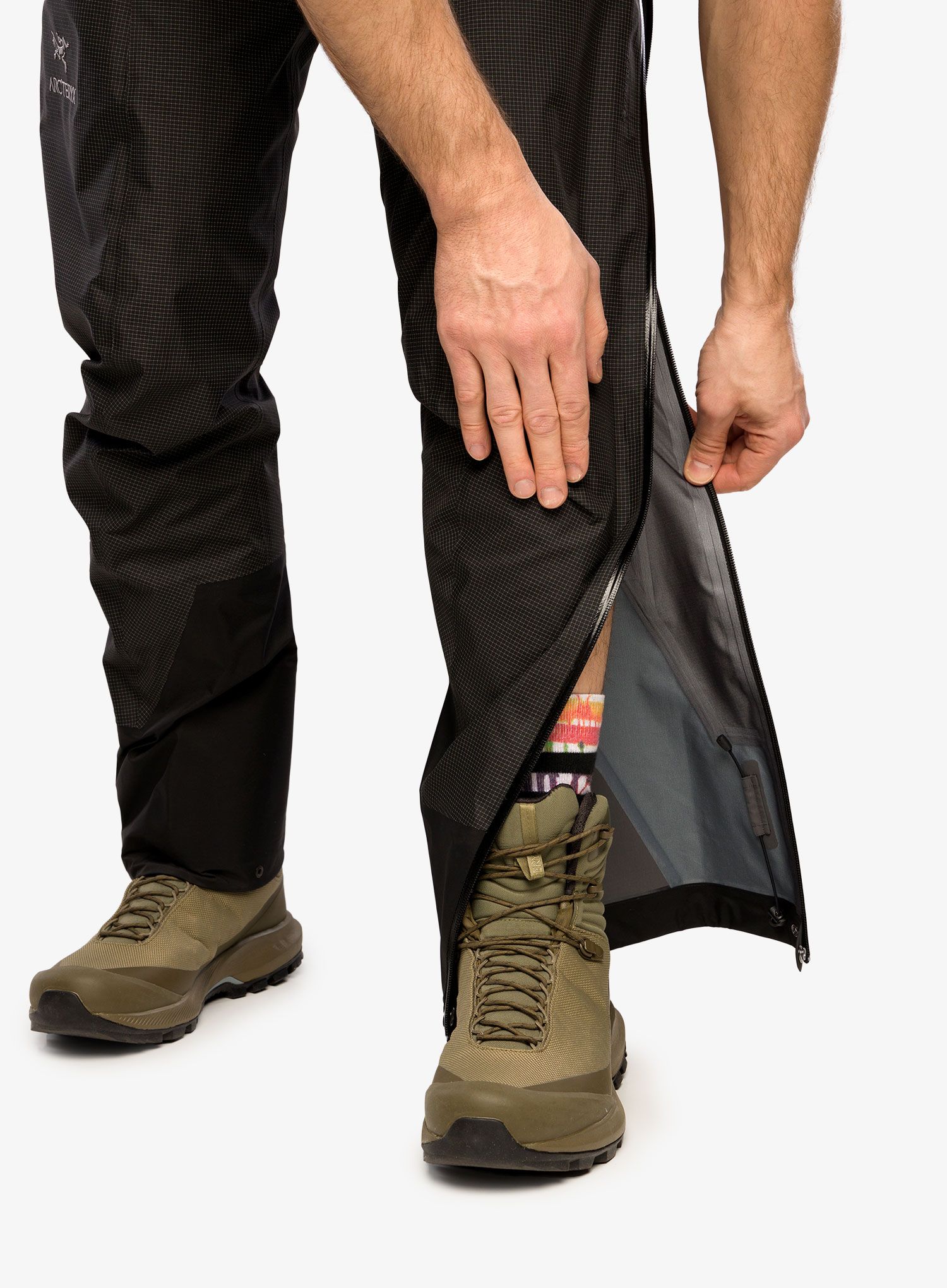 Панталони GORE-TEX Arcteryx Alpha Pant - black