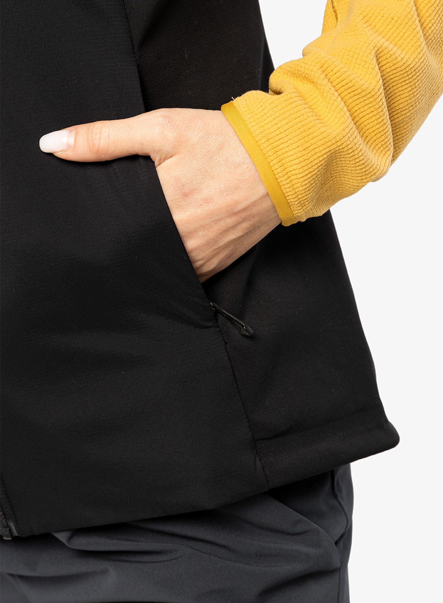 Дамски елек Arcteryx Atom Vest - black