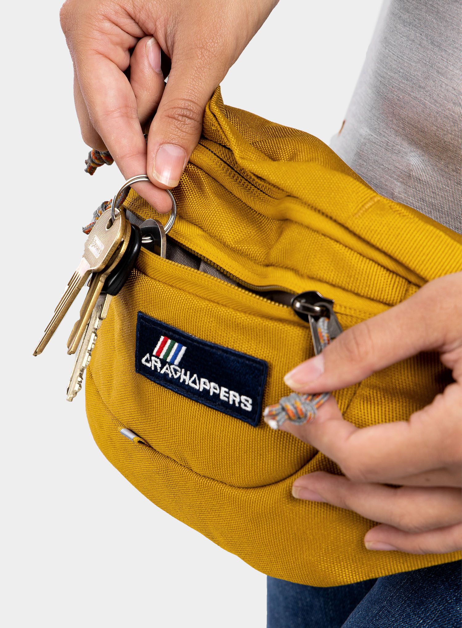 Чантичка за кръст Craghoppers 1.5L Kiwi Classic Bum Bag - dark butterscotch