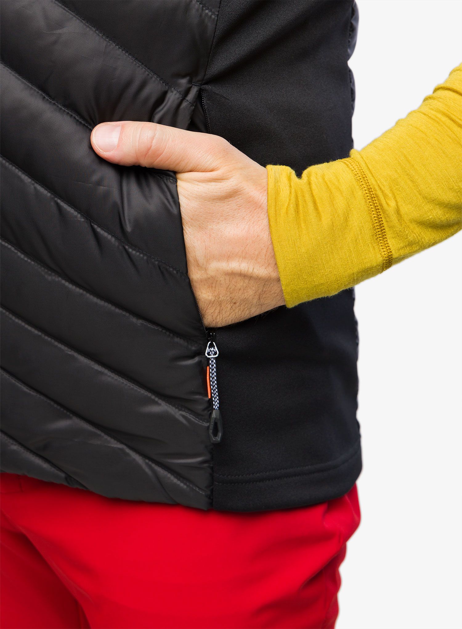 Елек с подплата Mammut Albula IN Hybrid Vest - black