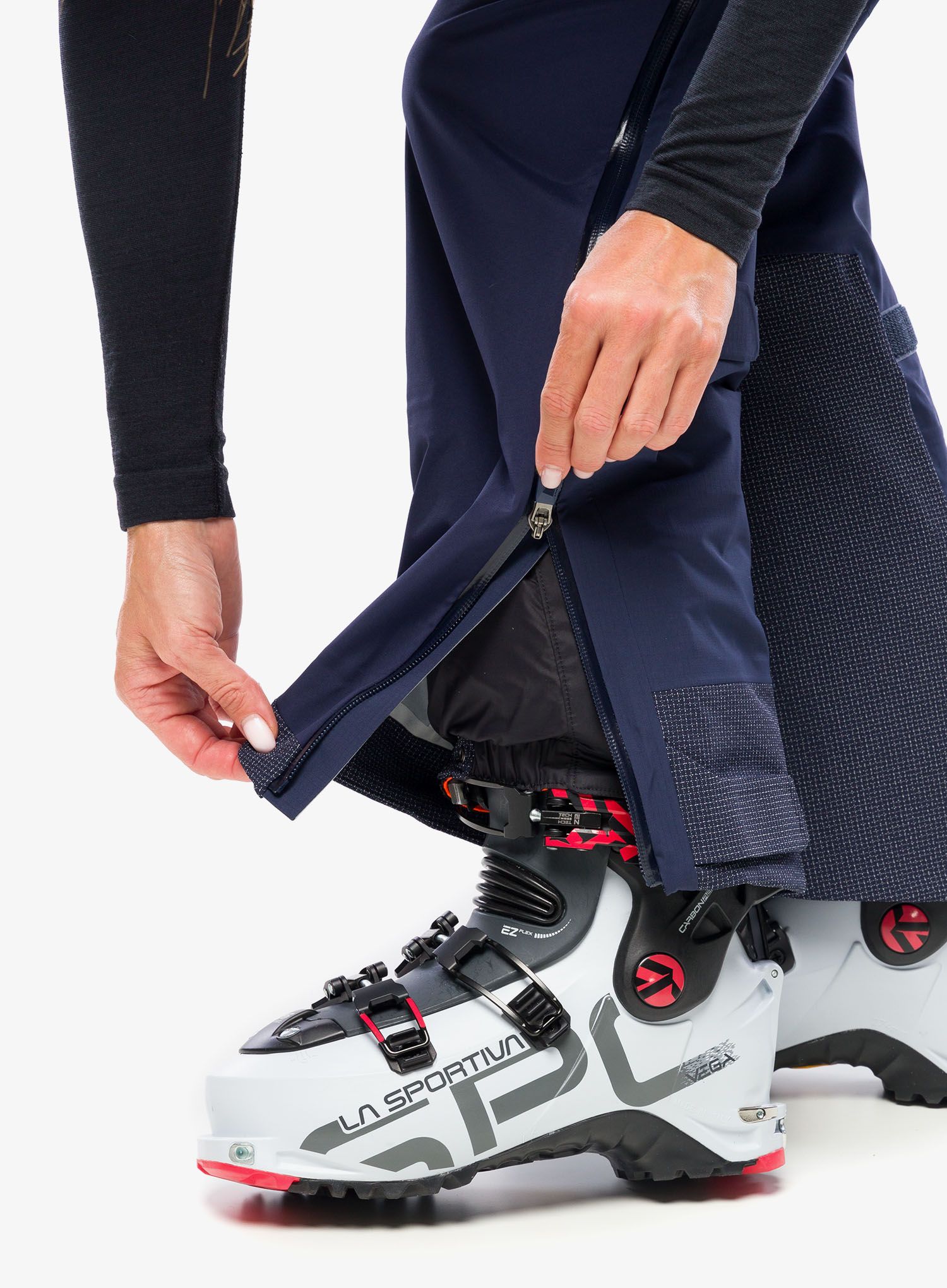 Дамски панталони за планина Mammut Taiss Pro HS Pants - marine