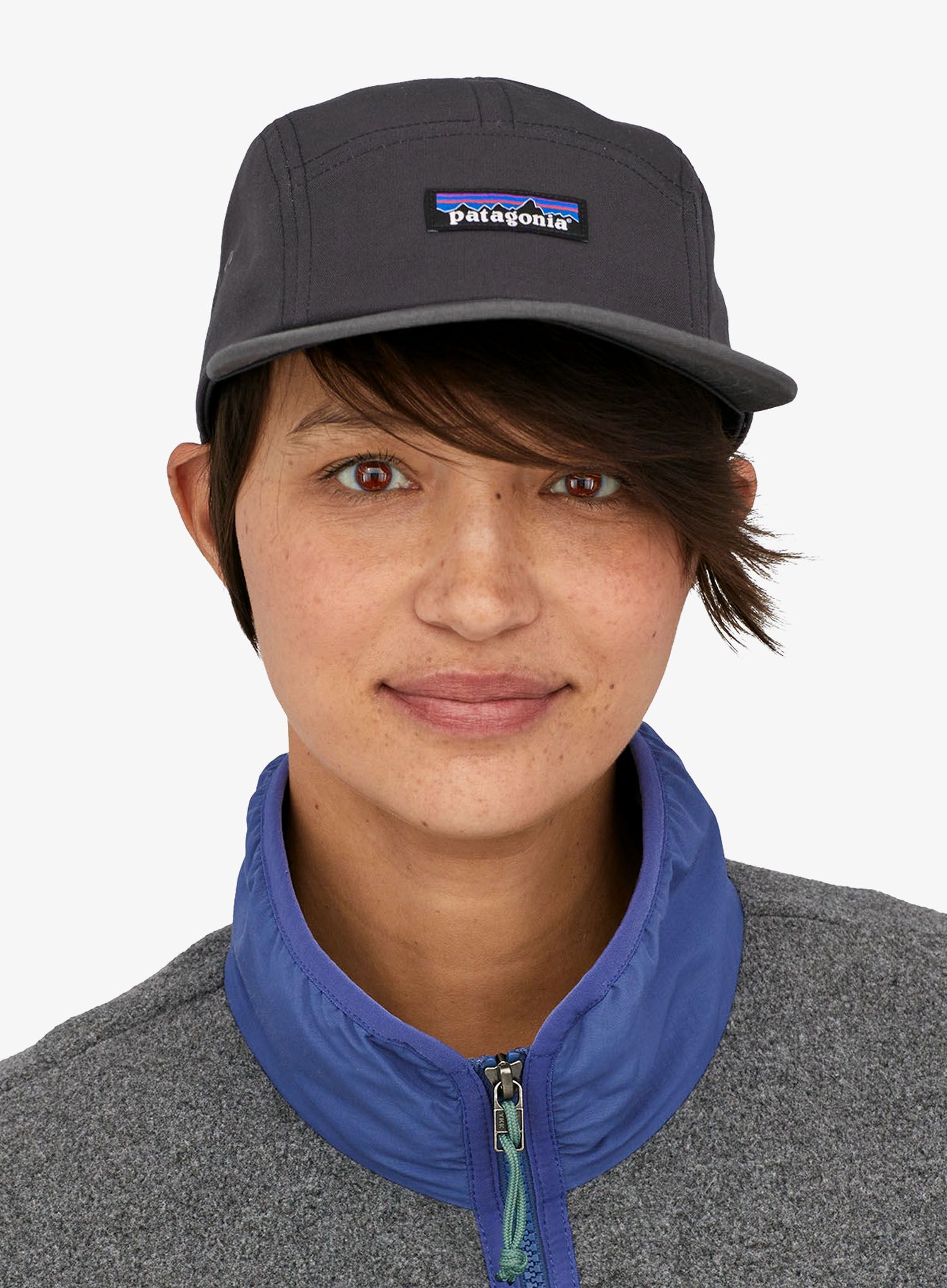 Шапка с козирка Patagonia P-6 Label Maclure Hat - p-6 label/black
