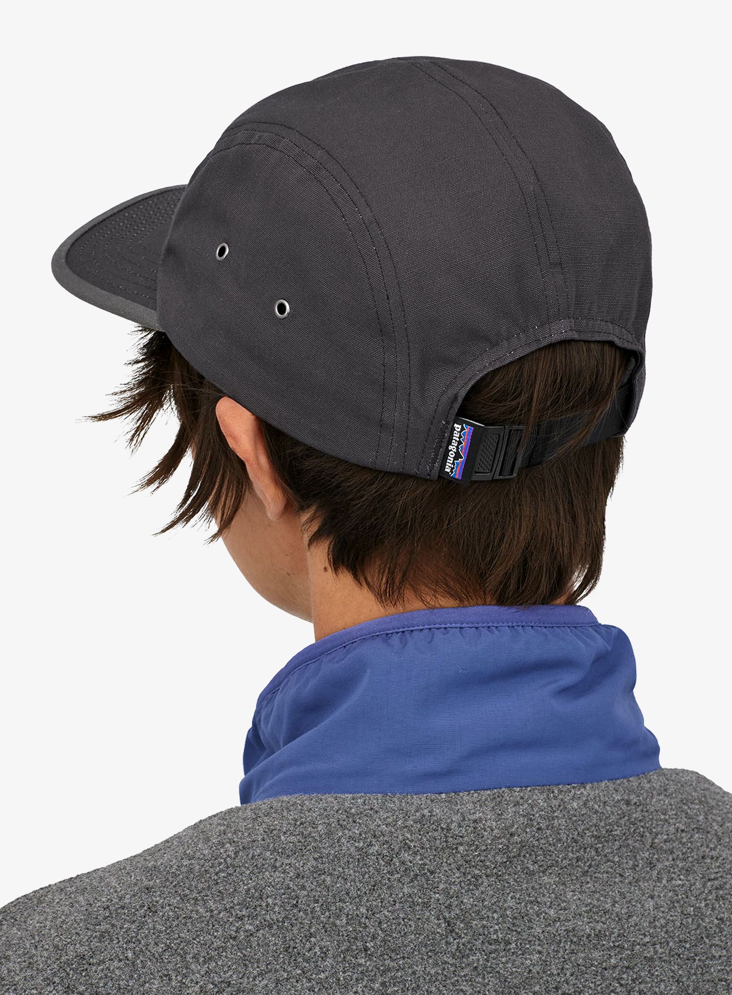 Шапка с козирка Patagonia P-6 Label Maclure Hat - p-6 label/black