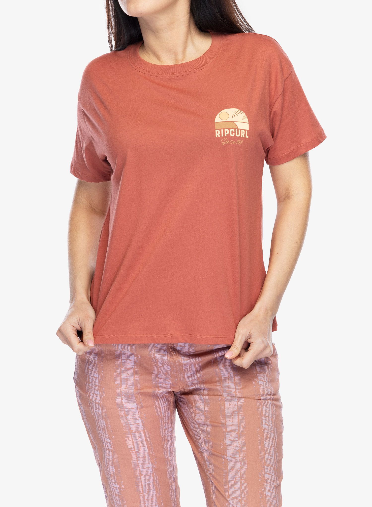 Дамска тениска с щампа Rip Curl Line Up Relaxed Tee - maroon