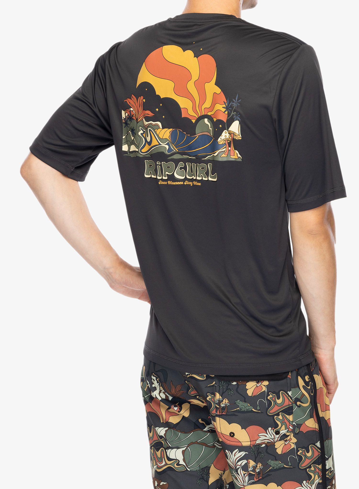 Бързосъхнеща тениска Rip Curl Mason Pipe Surflite Upf S/S - washed black