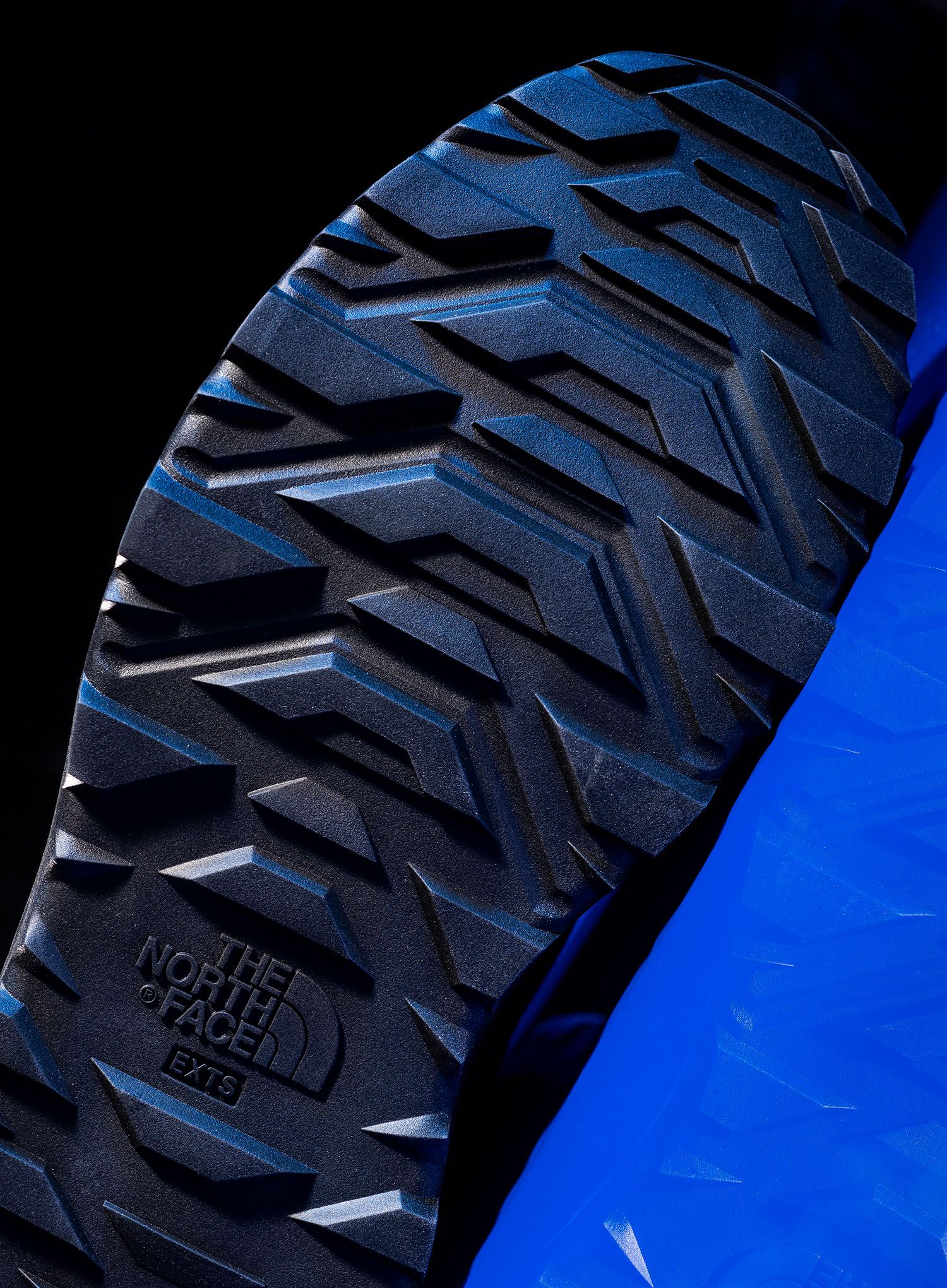 Мъжки туристически обувки The North Face Activist Mid FUTURELIGHT - tnf blue/tnf black