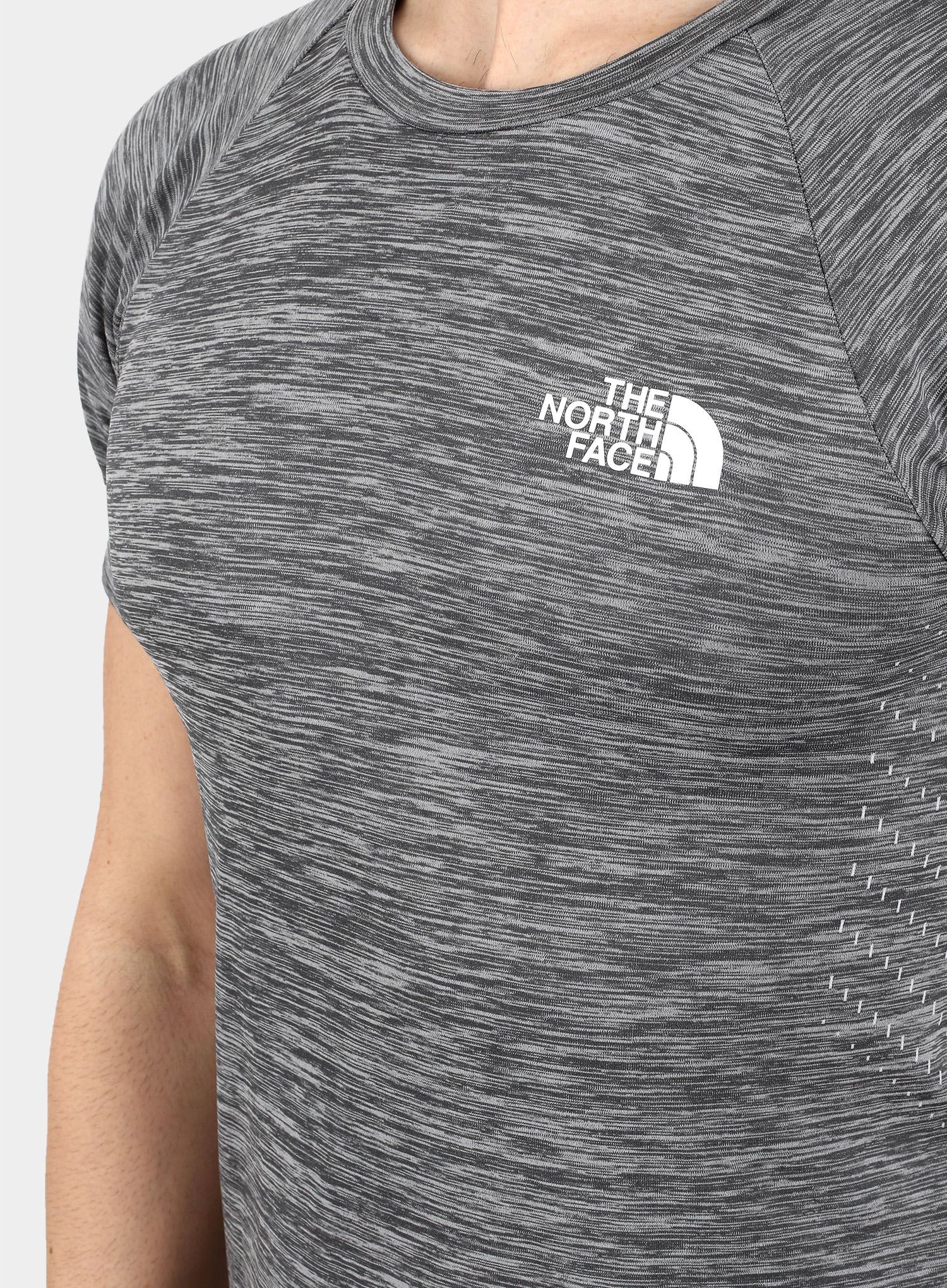 Тениска The North Face Impendor Seamless Tee - blk white/white