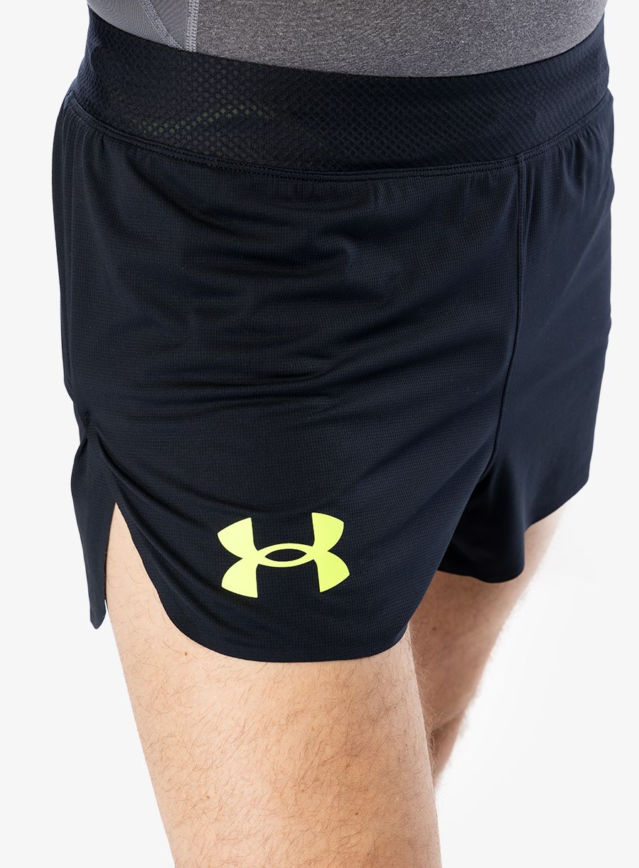 Къси панталони за бягане Under Armour Lighter Than Air Short - black/lime surge