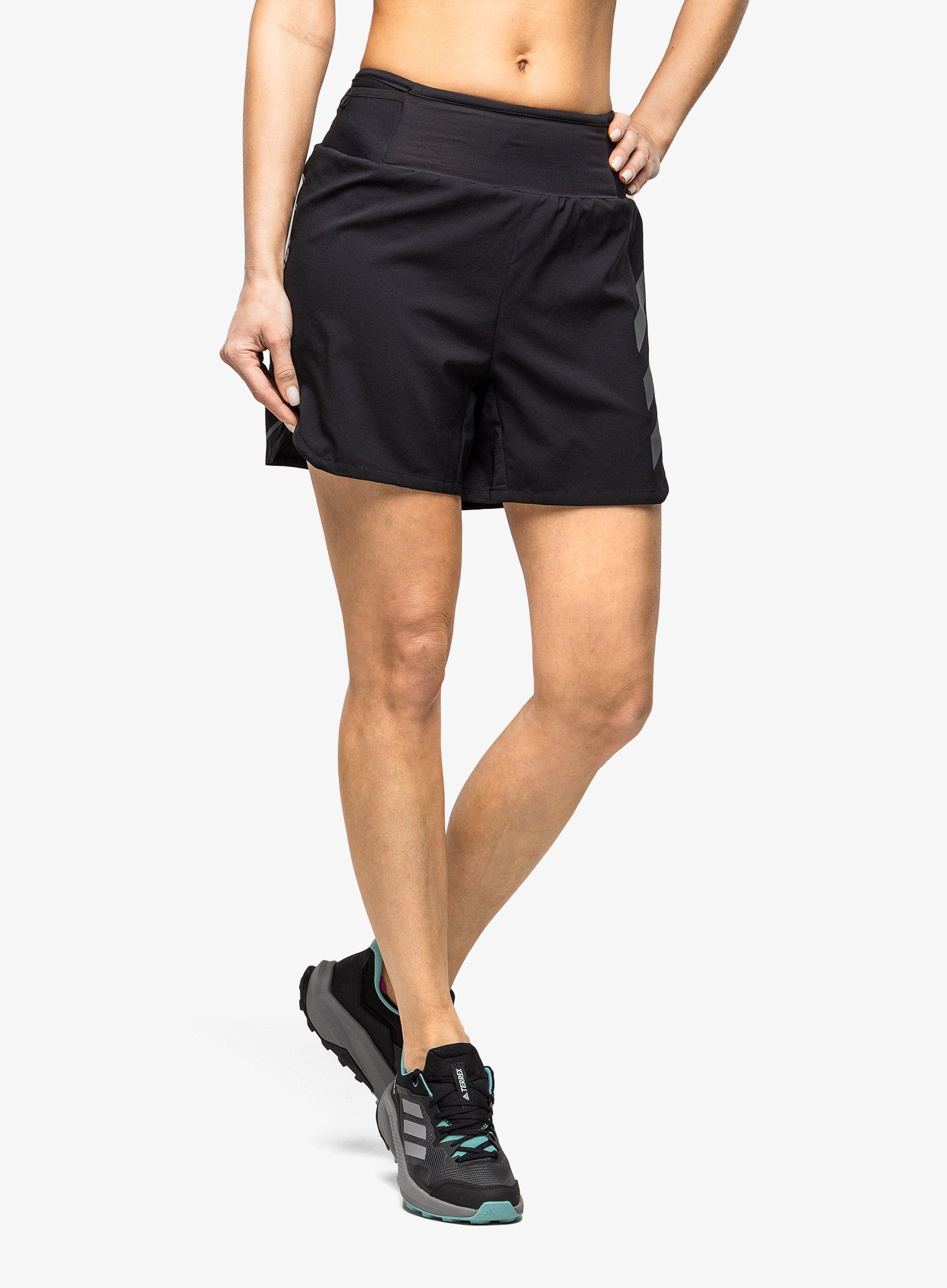 Дамски къси панталони за бягане adidas TERREX Agravic Trail Running Shorts - black