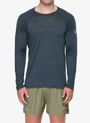 qweDevoldEnduranceMerino130Shirtnight7028567731758a.webp