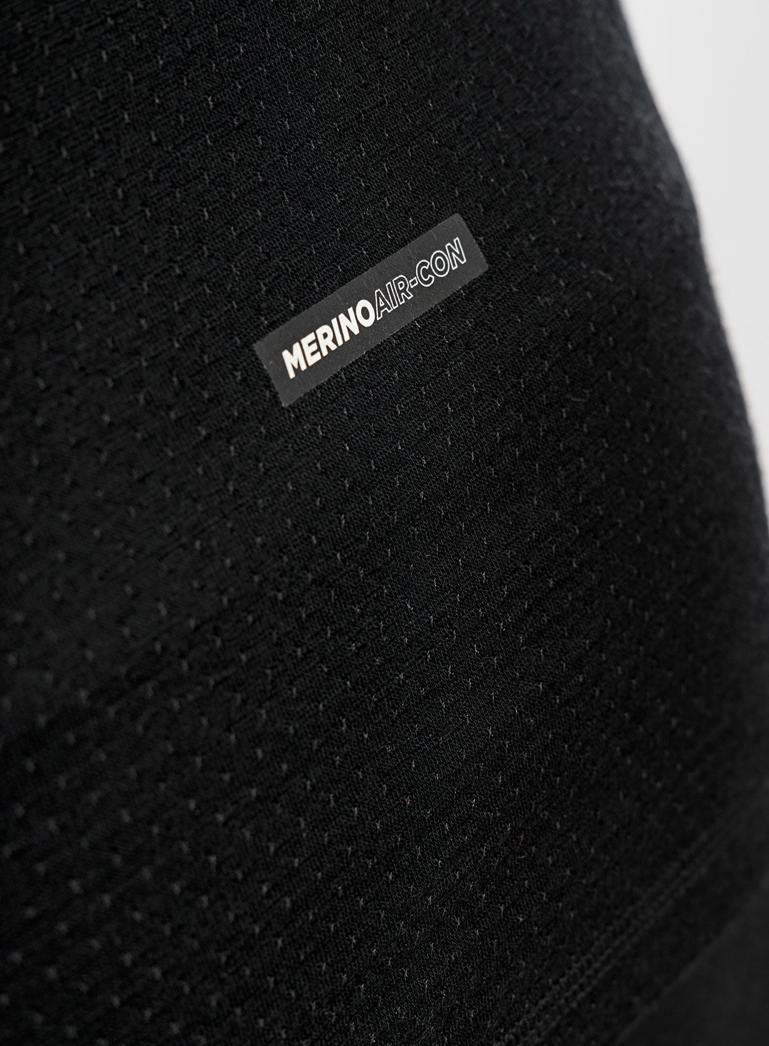 Термоактивен суичър Mons Royale Temple Tech Hood - black