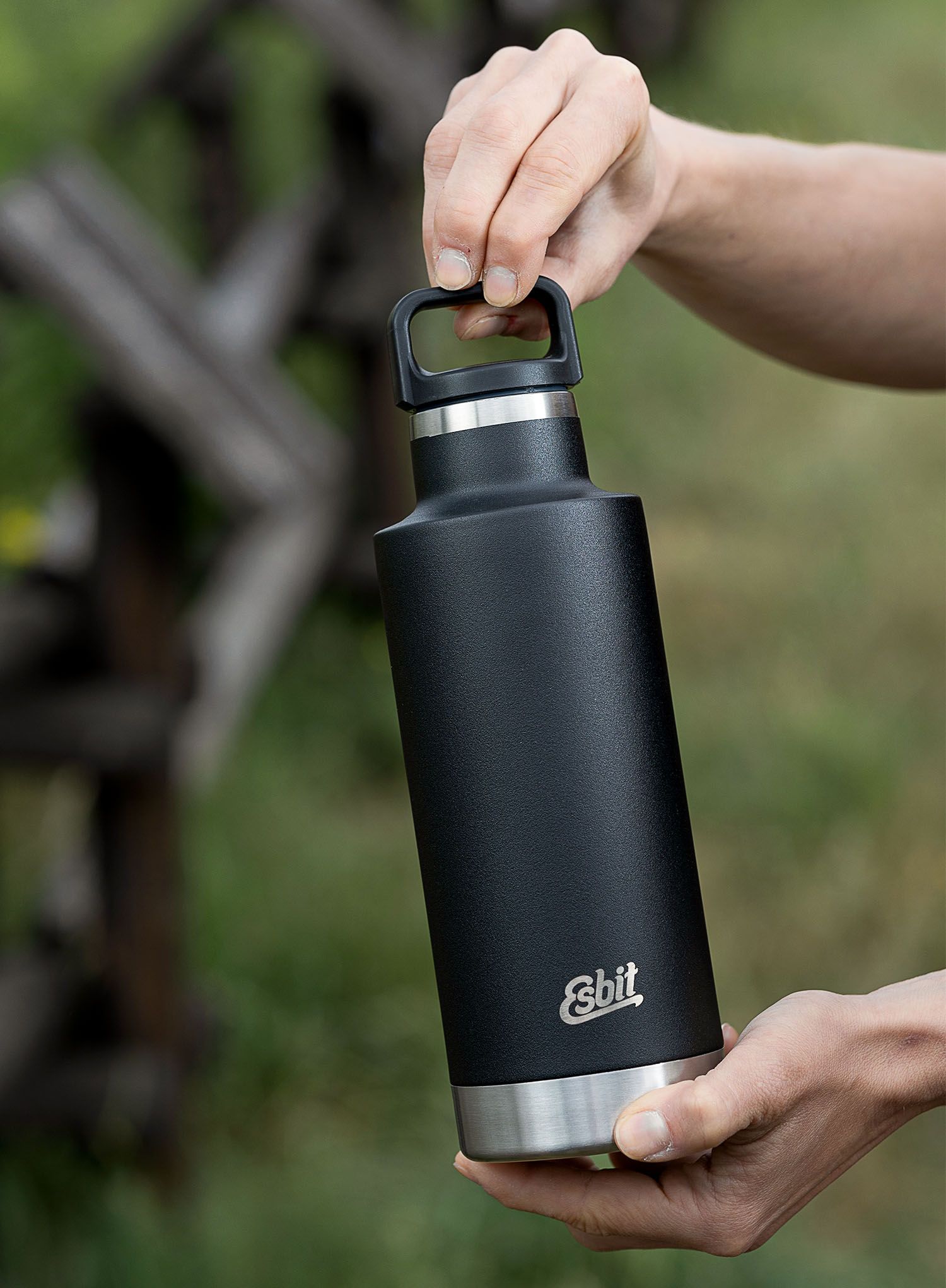 Термобутилка Esbit Sculptor Insulated Bottle 750ml - black