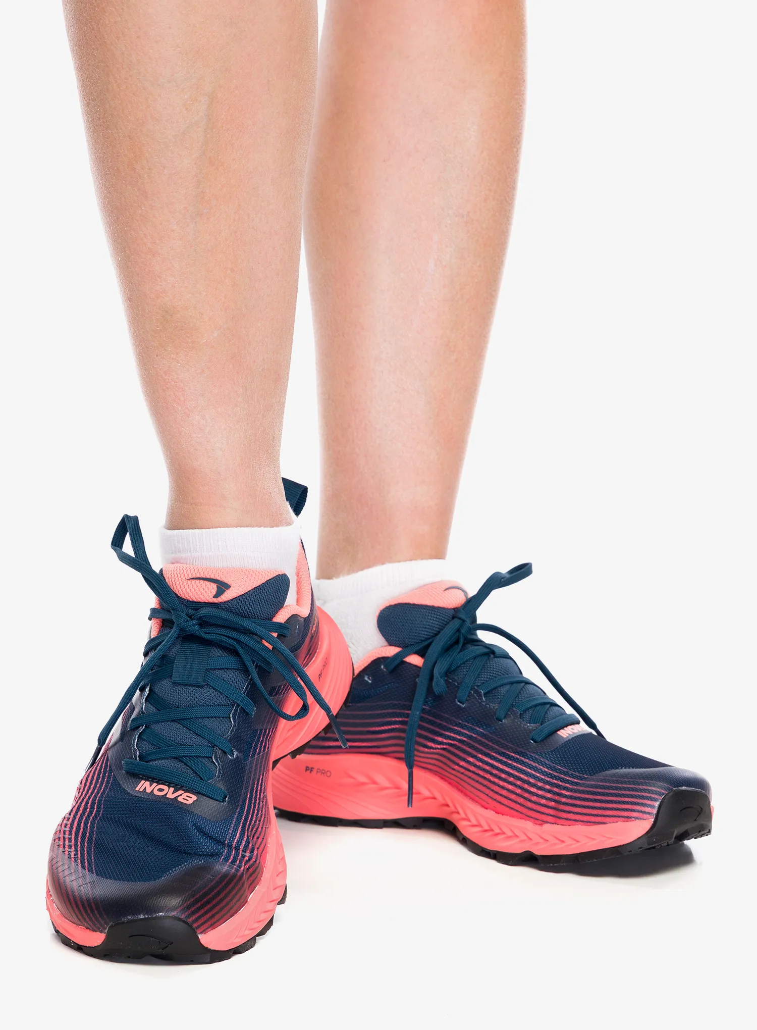 Дамски обувки за бягане Inov-8 TrailFly Speed Wide - navy/coral