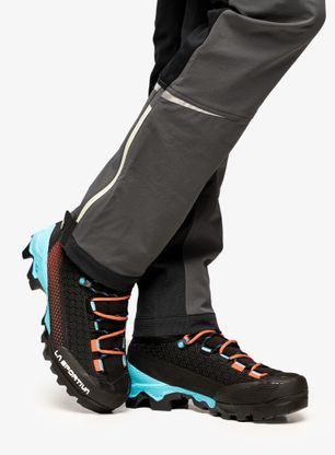 Дамски обувки GORE-TEX La Sportiva Aequilibrium ST GTX - hibiscus/black