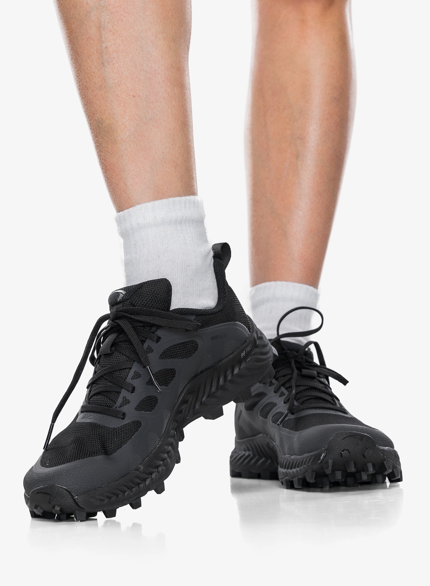 Дамски обувки за планинско бягане Inov-8 MudTalon Precision - black