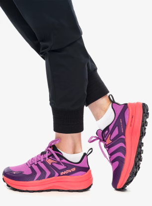Дамски обувки за планинско бягане Inov-8 TrailTalon Max - purple/coral