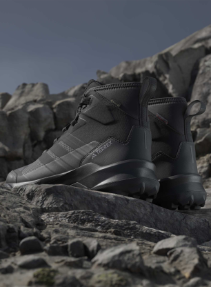 Трекинг обувки adidas TERREX Skychaser AX5 Mid GTX Climawarm - core black/core black/carbon