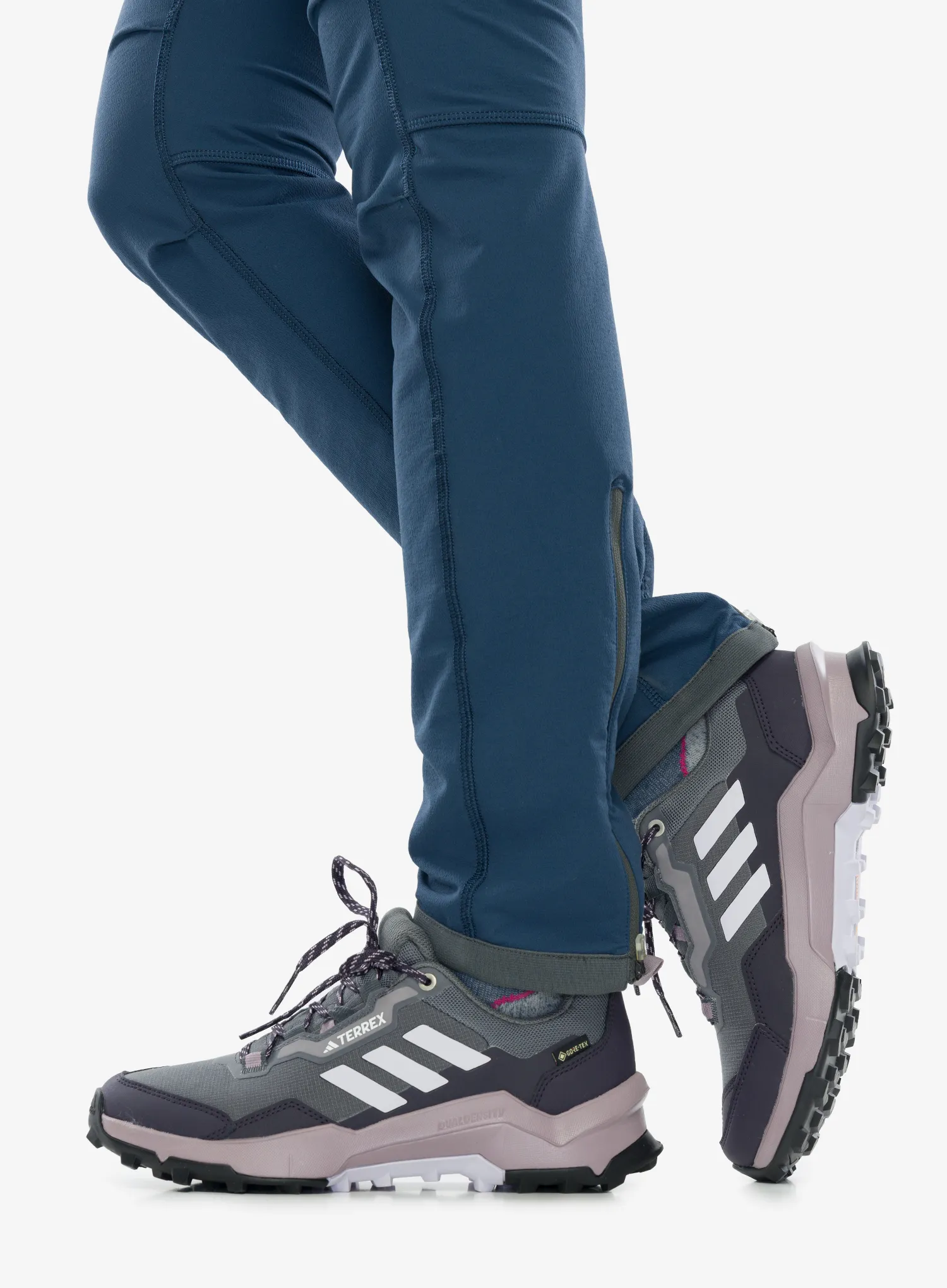 Дамски трекинг обувки adidas TERREX AX4 GTX - grey five/silv dawn/prelov fig