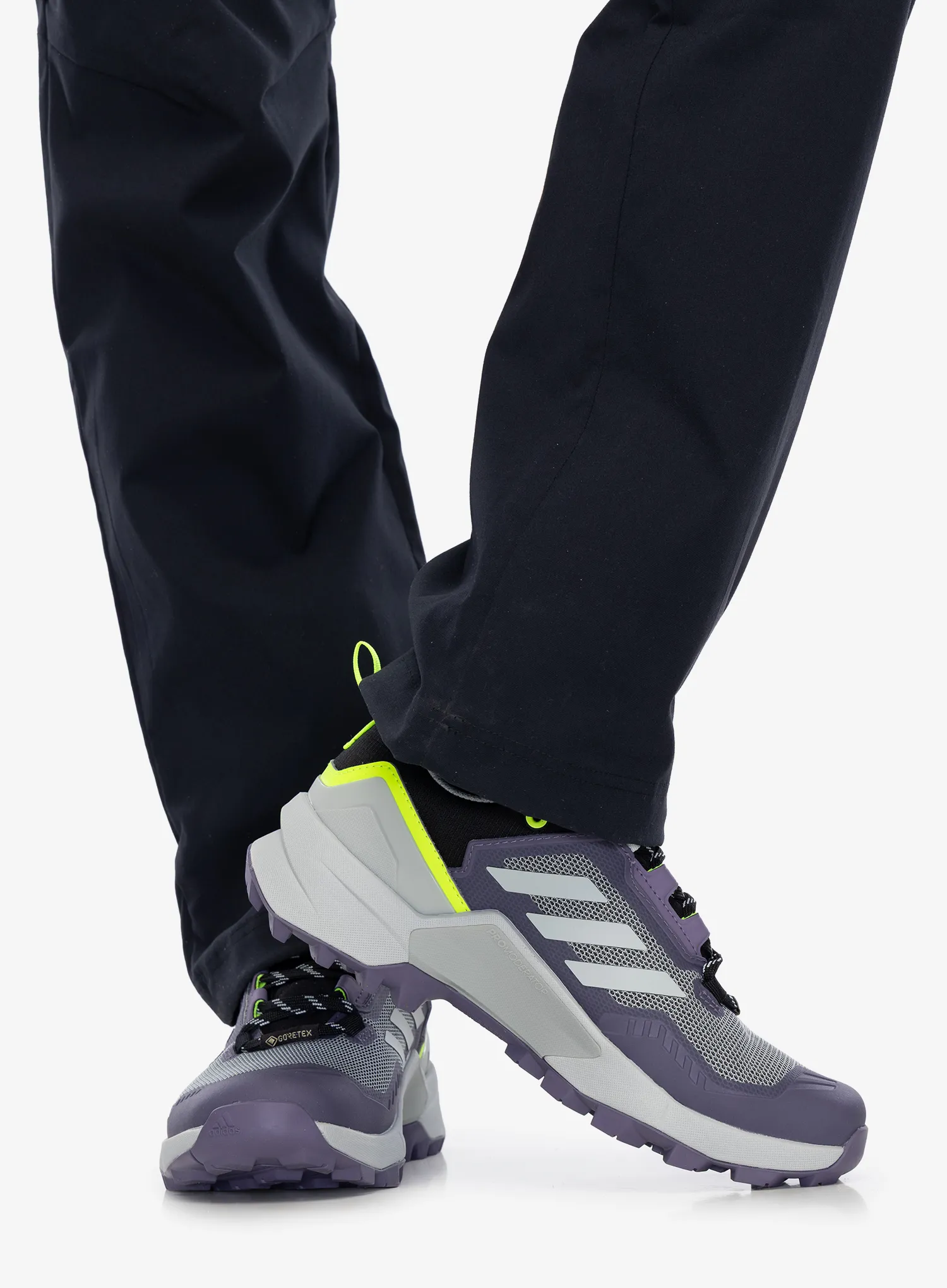 Дамски трекинг обувки adidas TERREX Swift R3 GTX - wonsil/wonsil/luclem