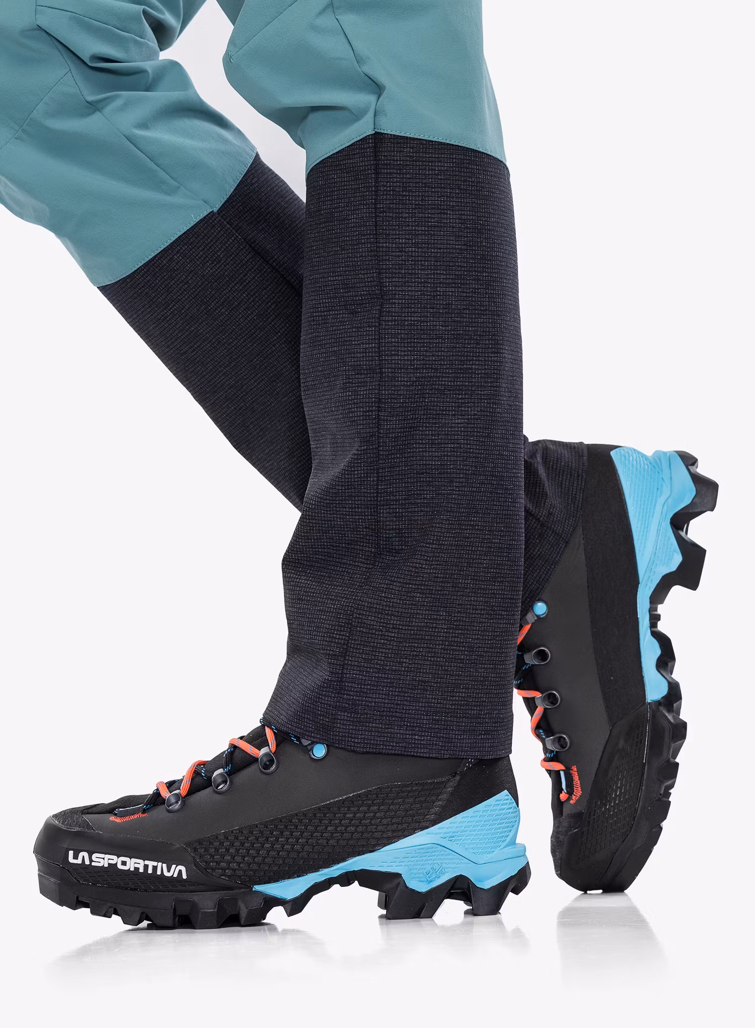 Дамски трекинг обувки La Sportiva Aequilibrium LT GTX - hibiscus/black