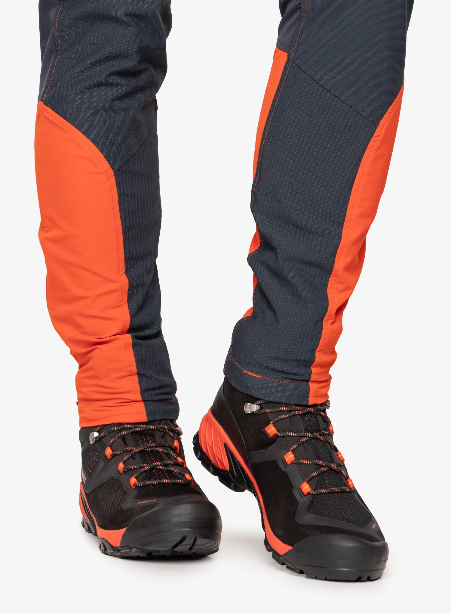 Мъжки трекинг обувки Mammut Sapuen High GTX - black/hot red