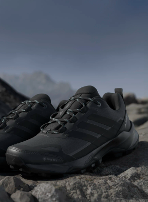 Дамски туристически обувки adidas TERREX Skychaser AX5 GTX - carbon/core black/flash aqua