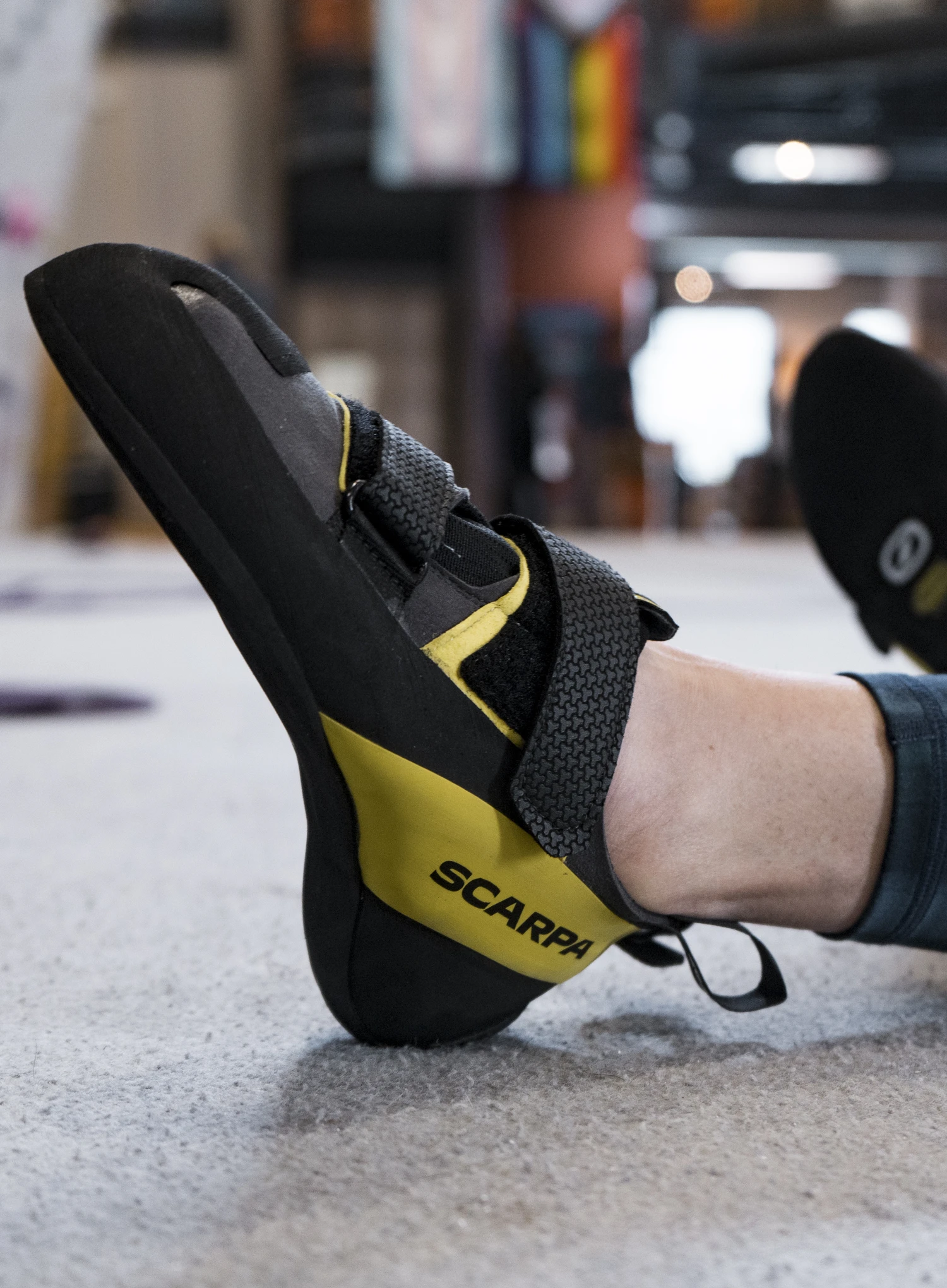 Обувки за катерене Scarpa Arpia V - shark/yellow