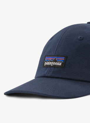 Шапка с козирка Patagonia P-6 Label Trad Cap - new navy