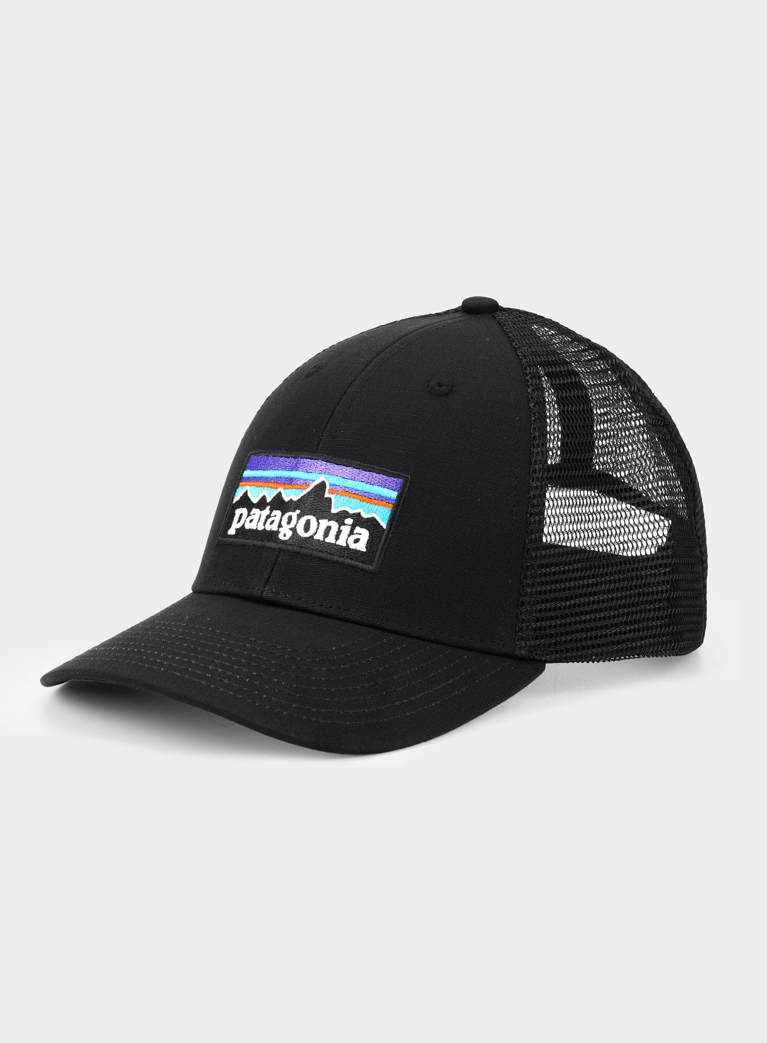 Шапка Patagonia P-6 Logo LoPro Trucker Hat - black