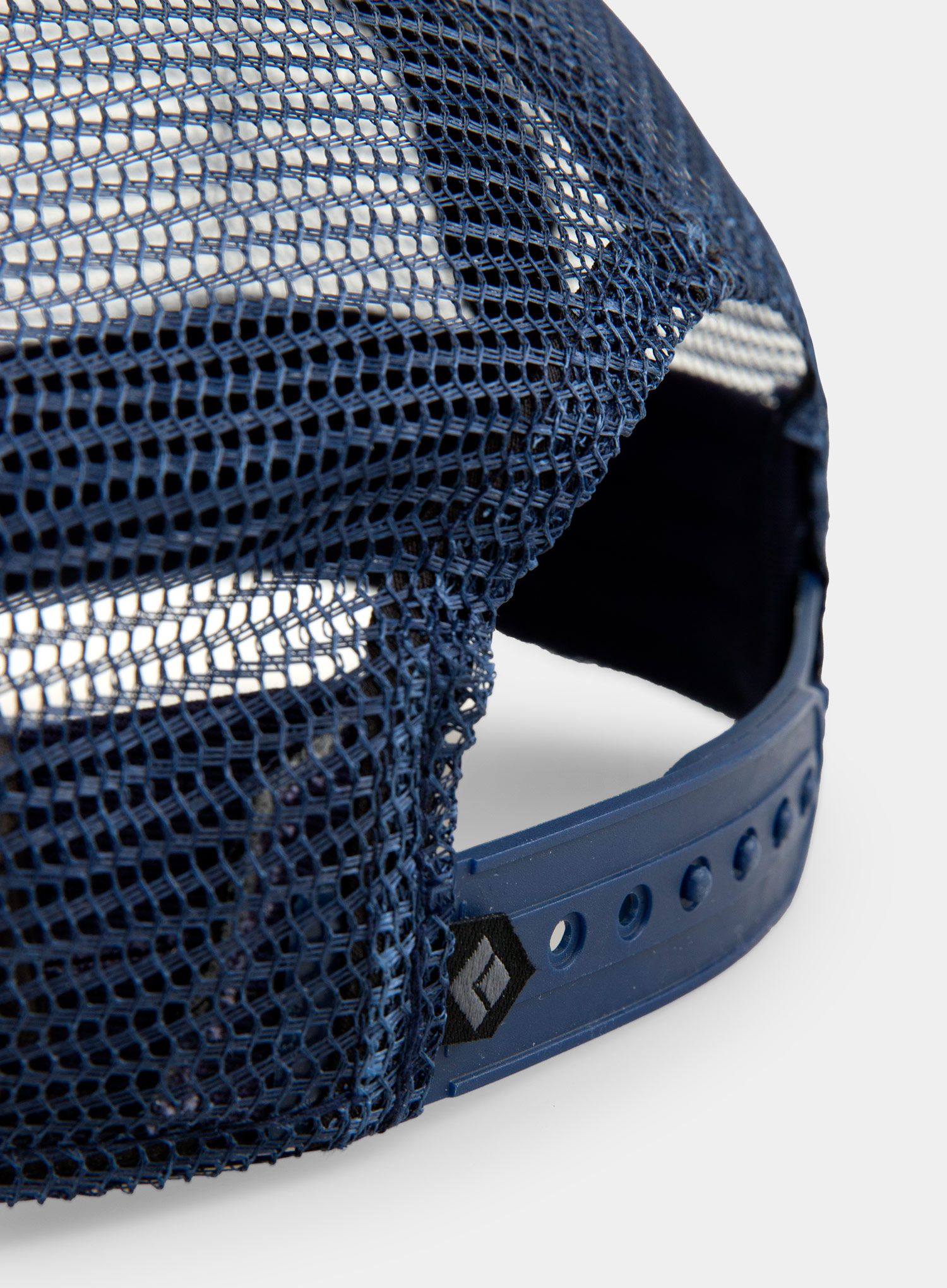 Шапка Black Diamond Trucker Hat - eclipse/blue ice