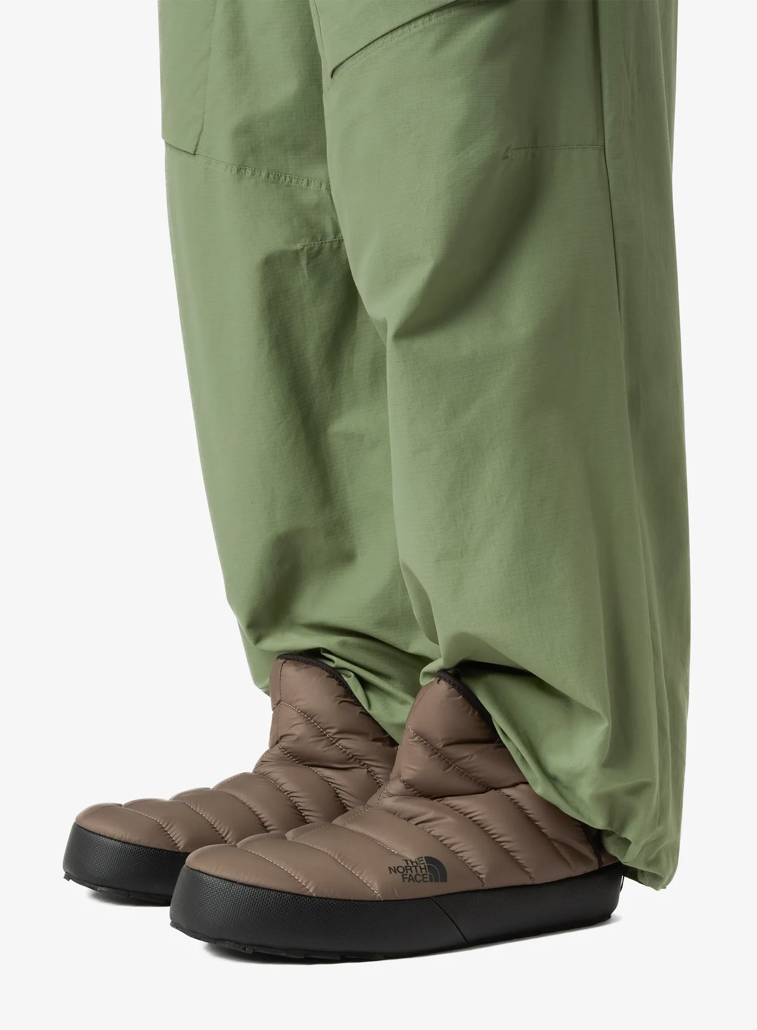 Топли пантофи The North Face ThermoBall Traction Bootie - mocha brown/tnf black