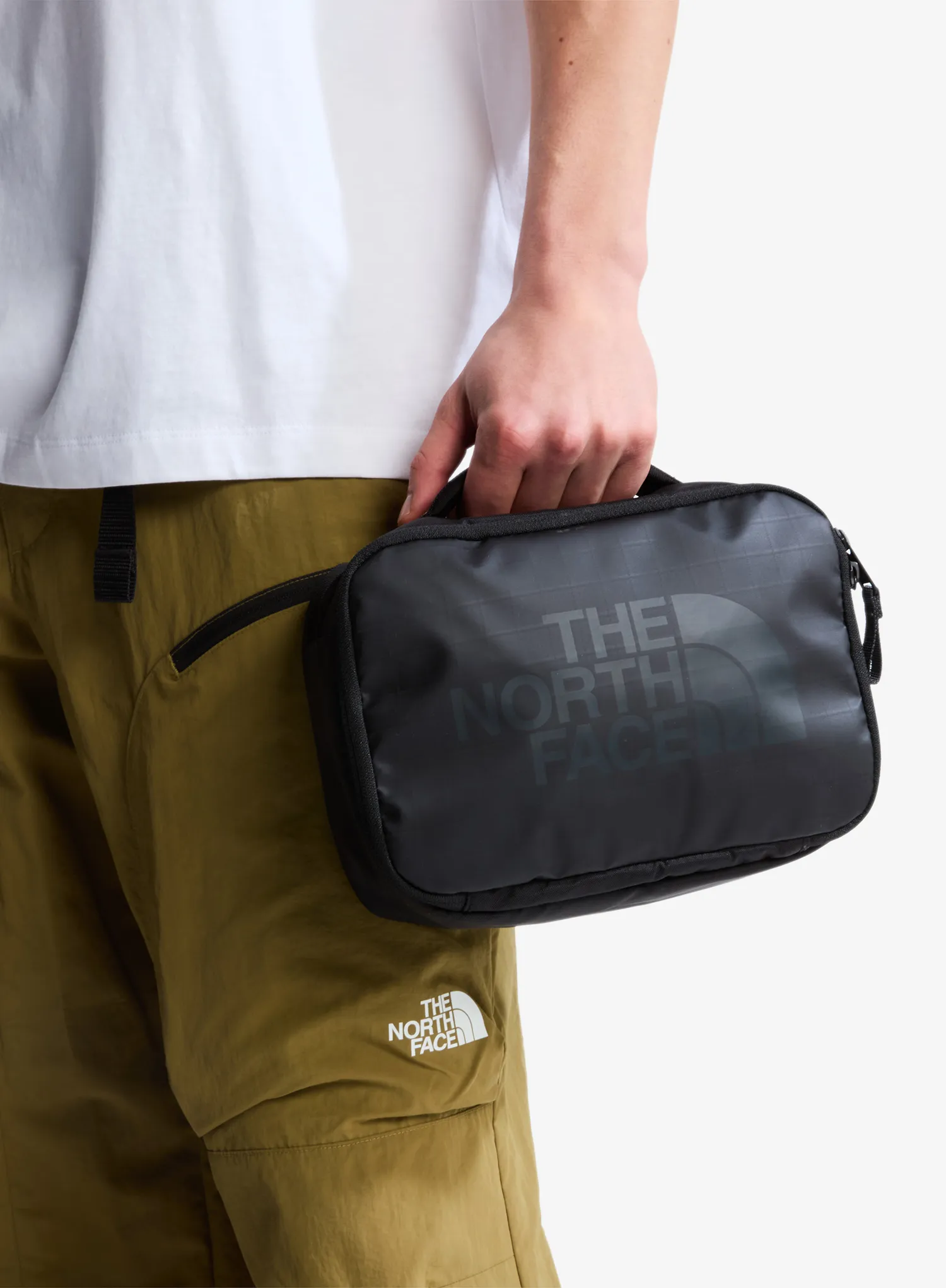 Туристическа козметична чанта The North Face Base Camp Voyager Toiletry Kit - black/grey