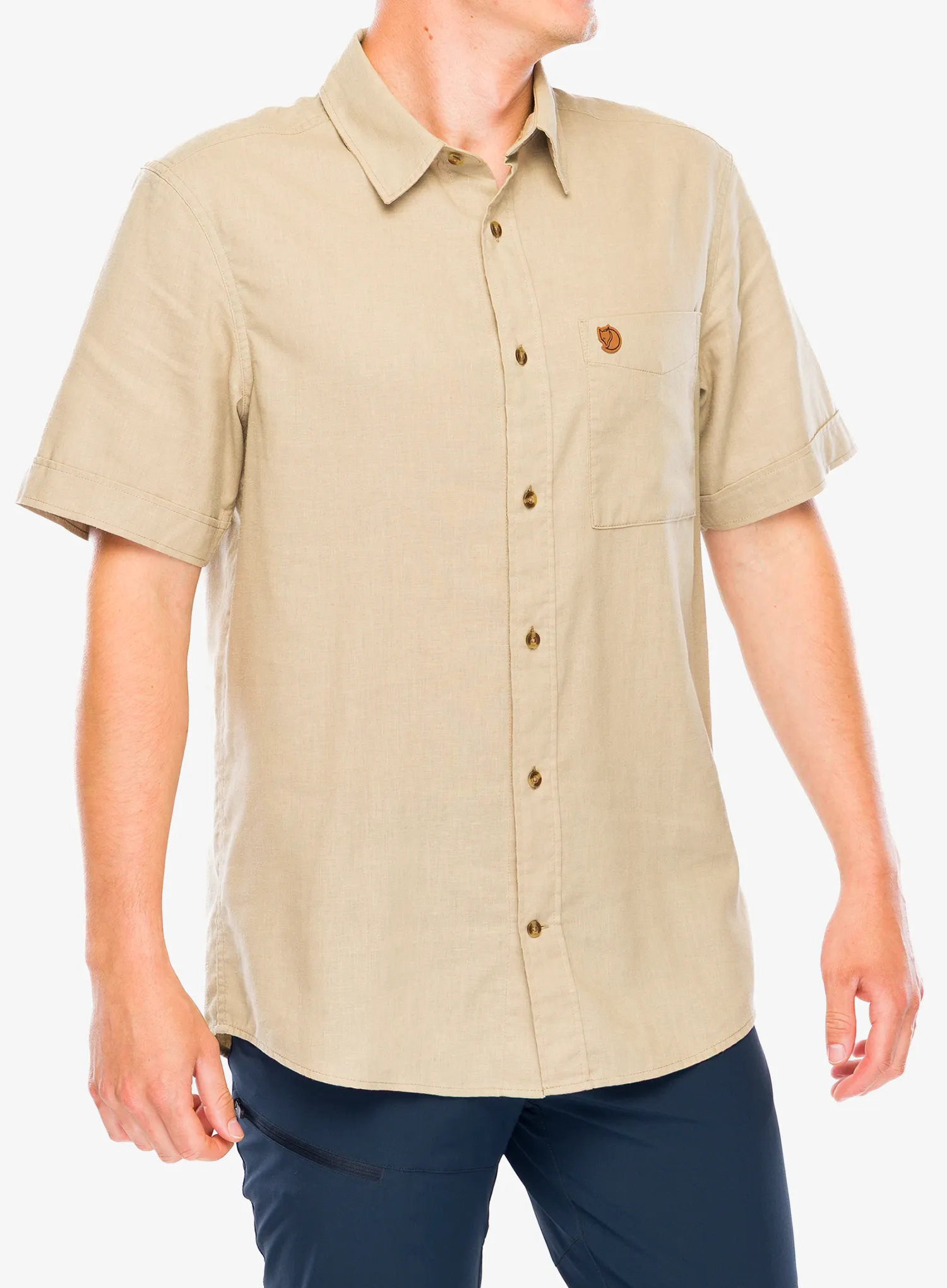 FjallravenOvikTravelShirtSS_sandsto7323450686987a.webp