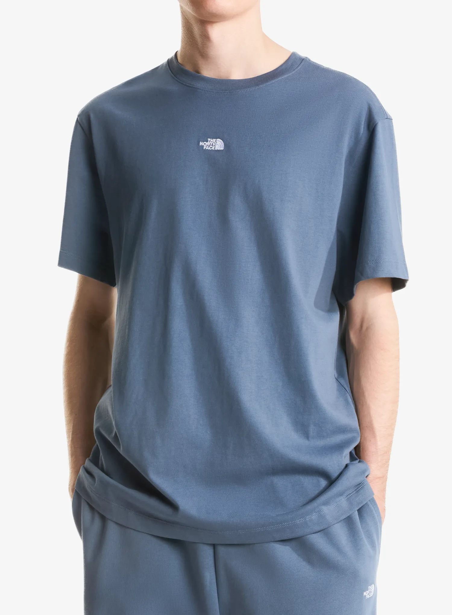 qweTheNorthFaceEssentialCenterLogoRelaxedSSgranitegrey198266083872a.webp