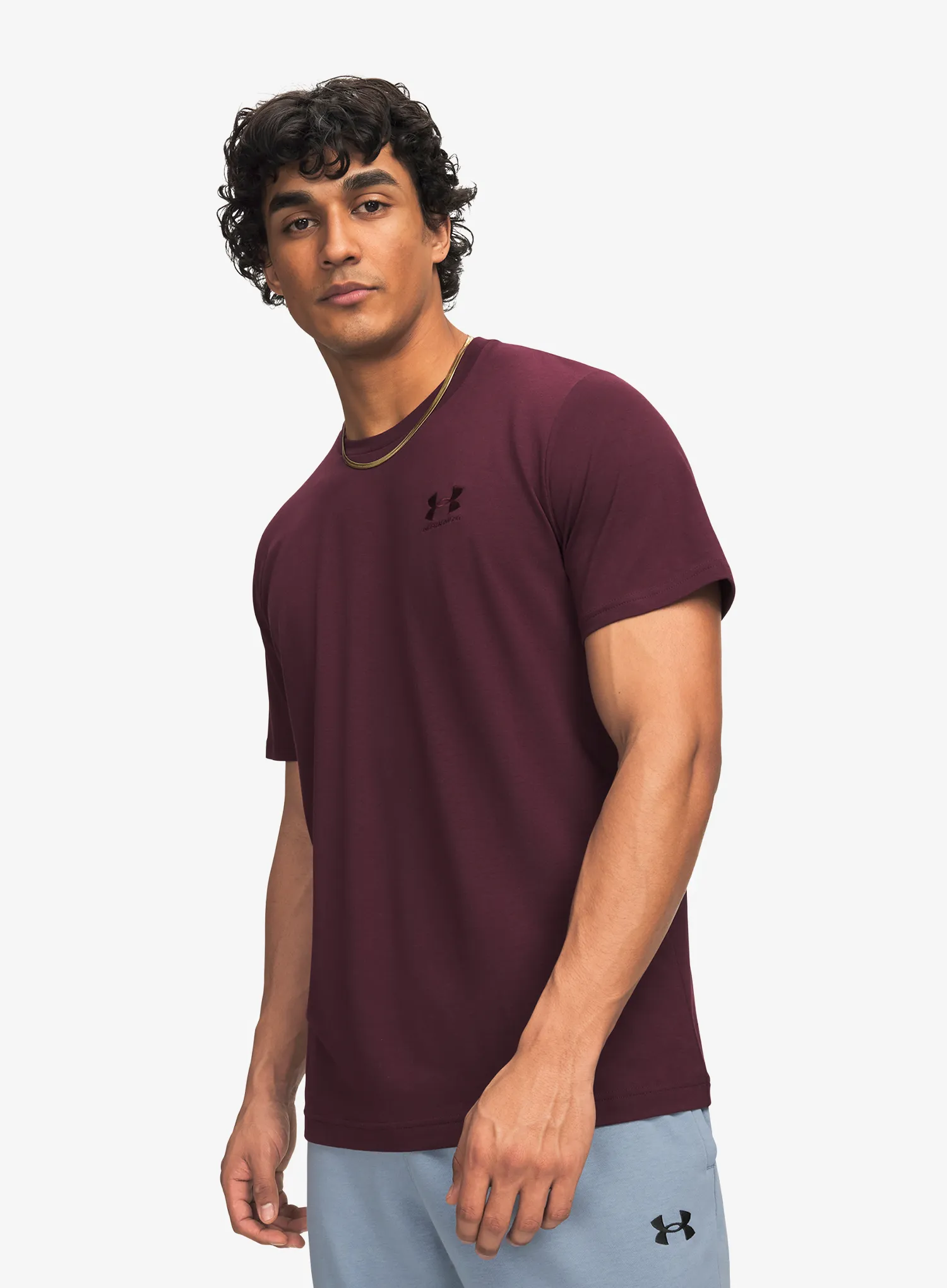 UnderArmourIconTeeSS_darkmaroondarkmaroon_fw26_198635870430_1_136.webp