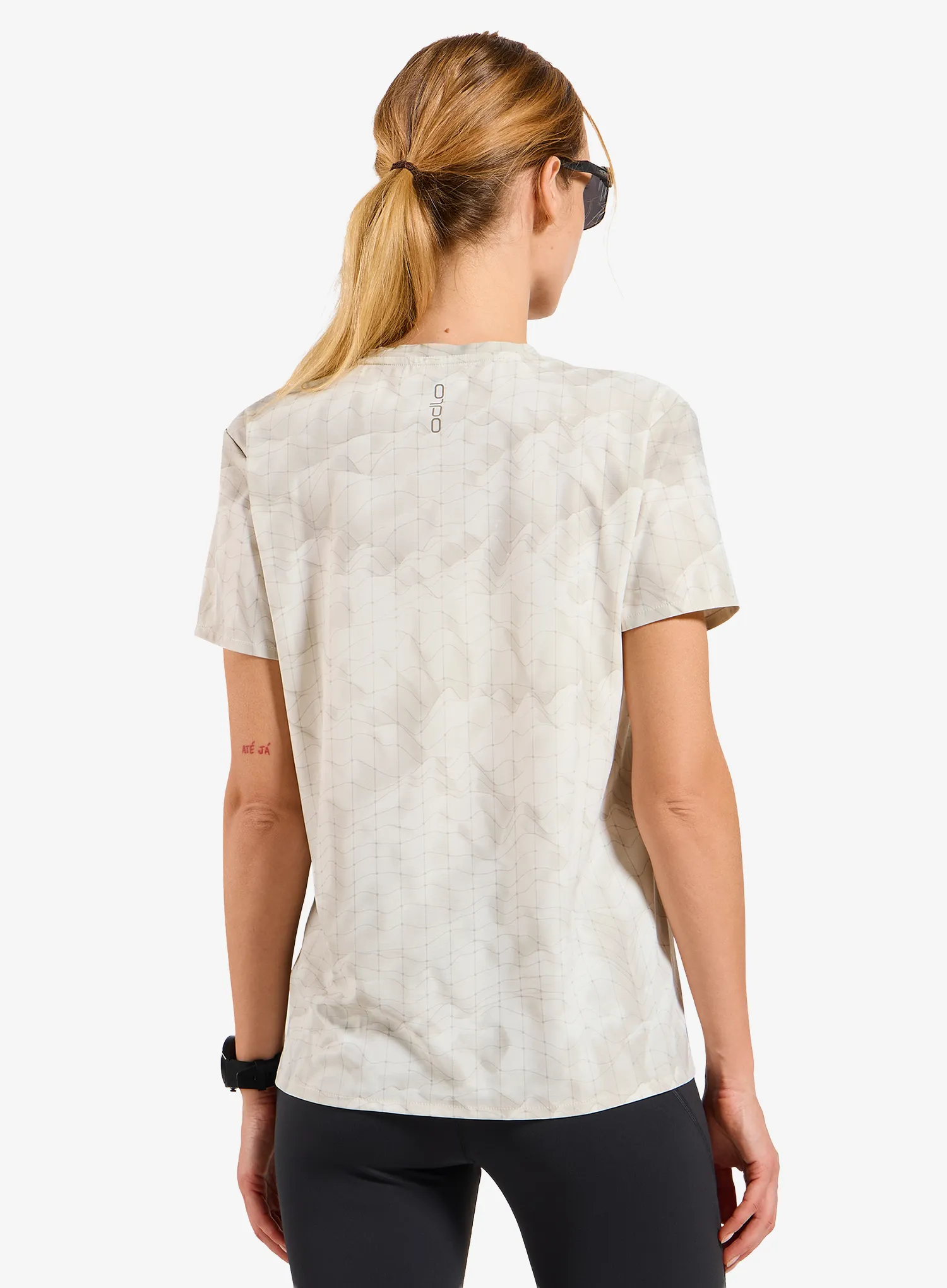 Дамска тениска за бягане Odlo Zeroweight Chill-Tec Print Crew Neck S/S - gardenia