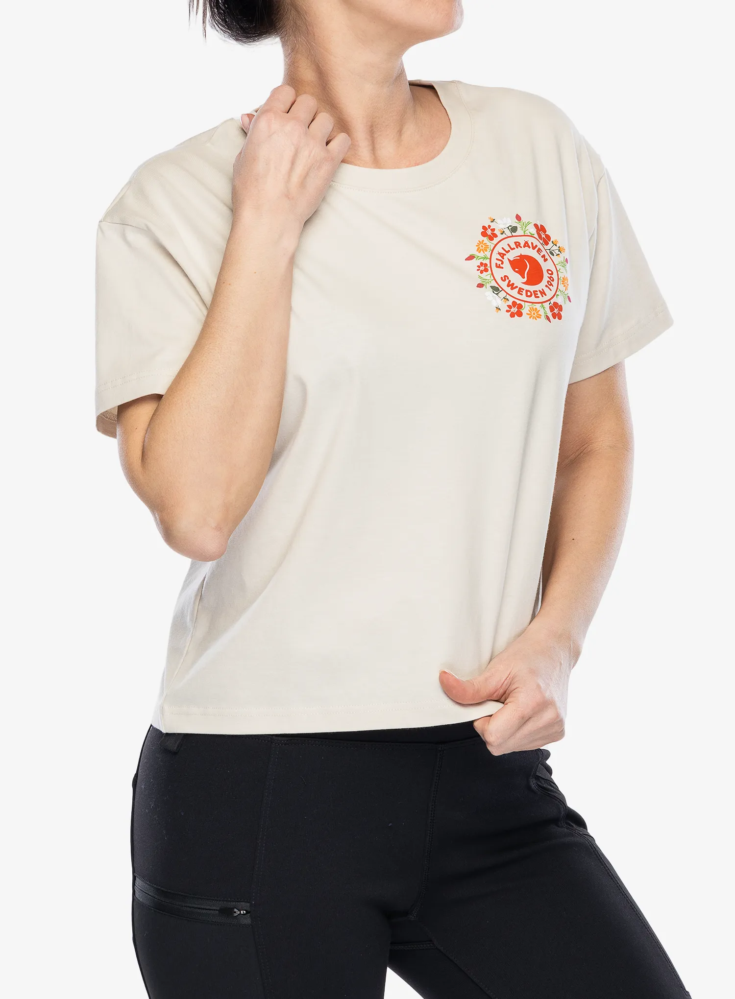 FjallravenFjallblomsterLogoT_shirt_chalkwhite_262.webp