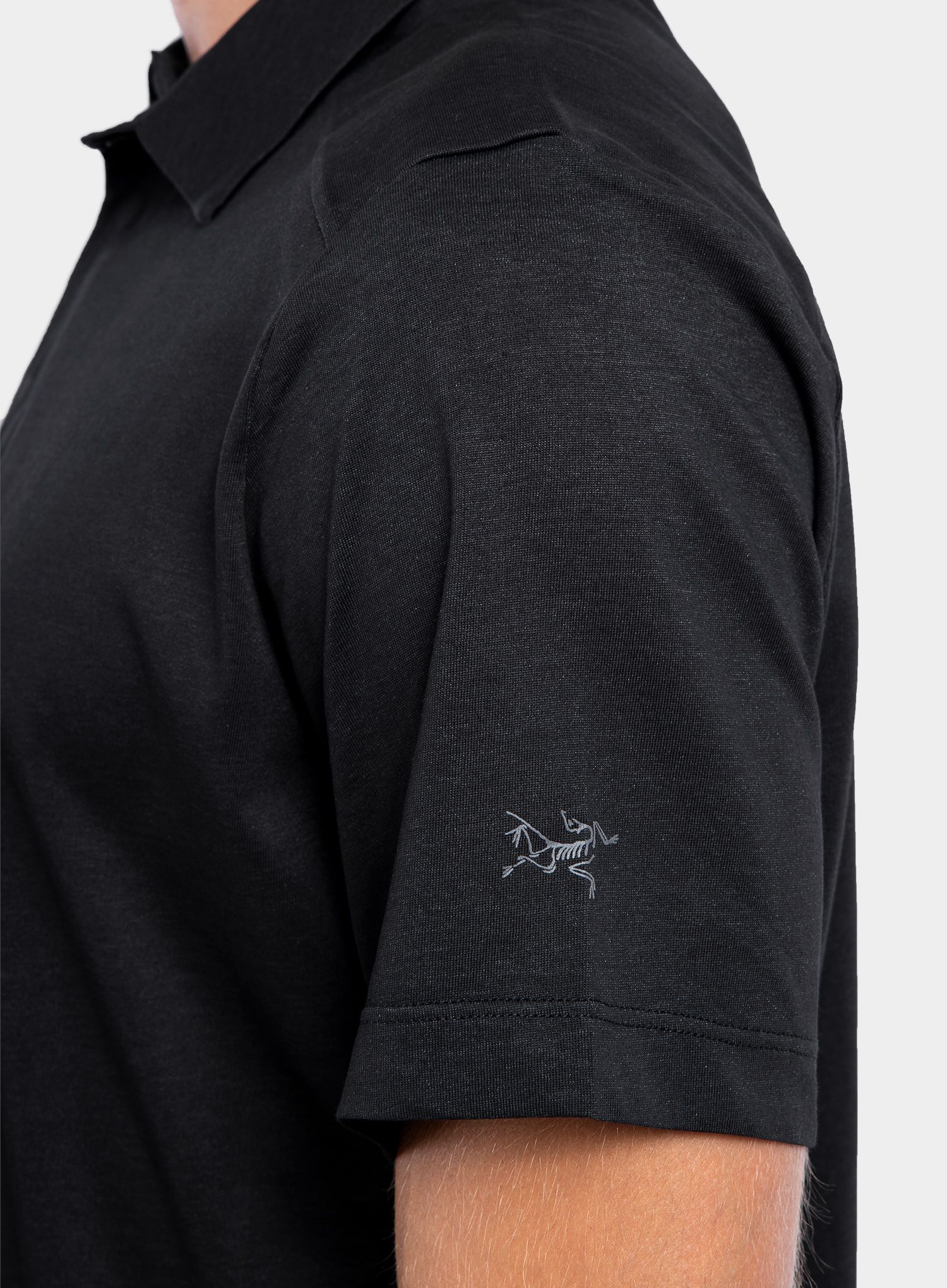 Тениска с яка Arcteryx Eris Polo - black