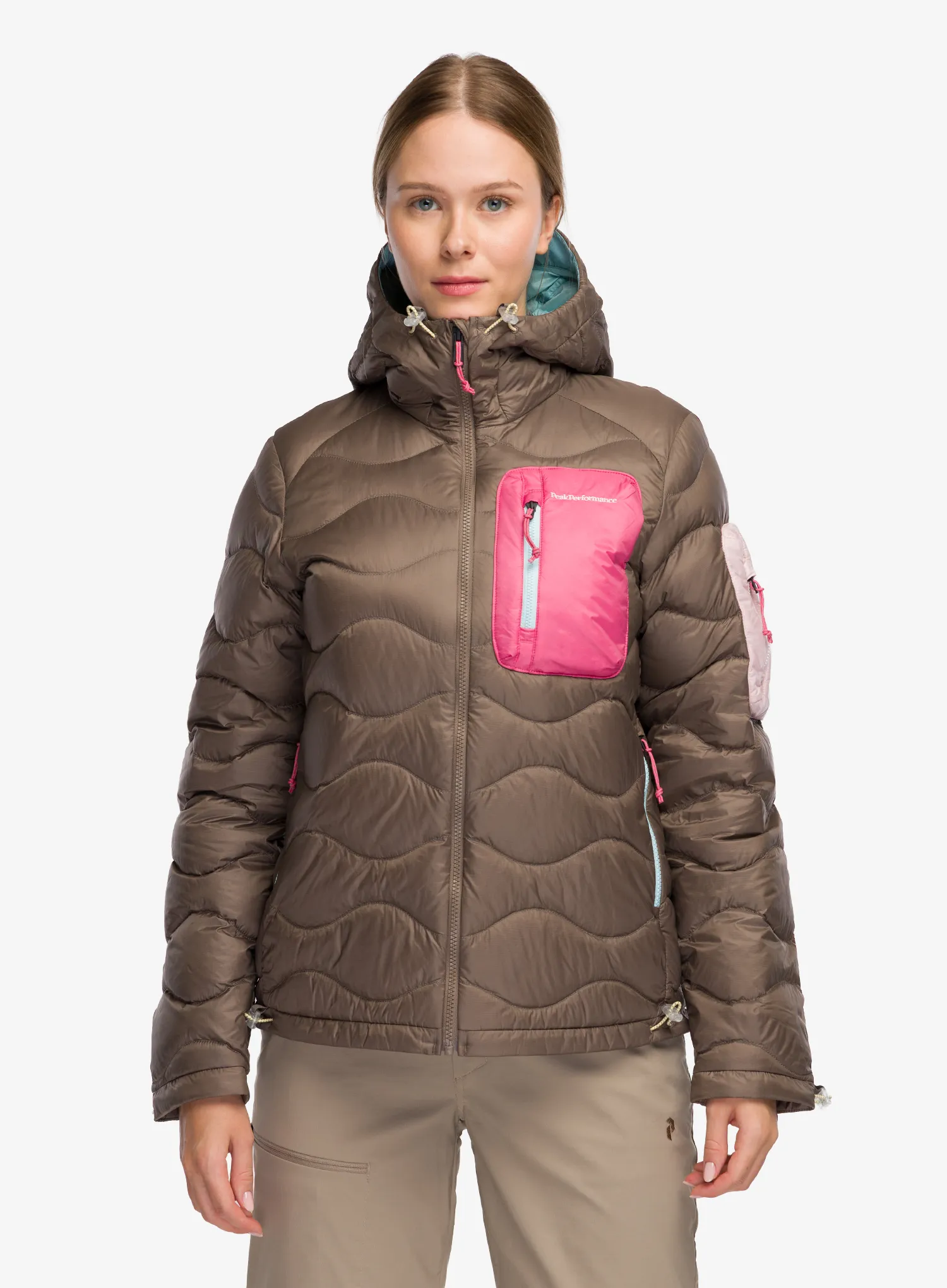 Дамско пухено яке Peak Performance Helium Utility Down Hood Jacket - terrain tan/mountain blush
