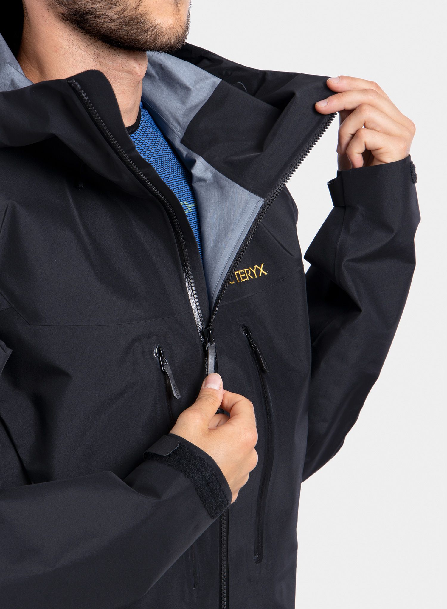 Яке Arcteryx Alpha SV Jacket - 24k black