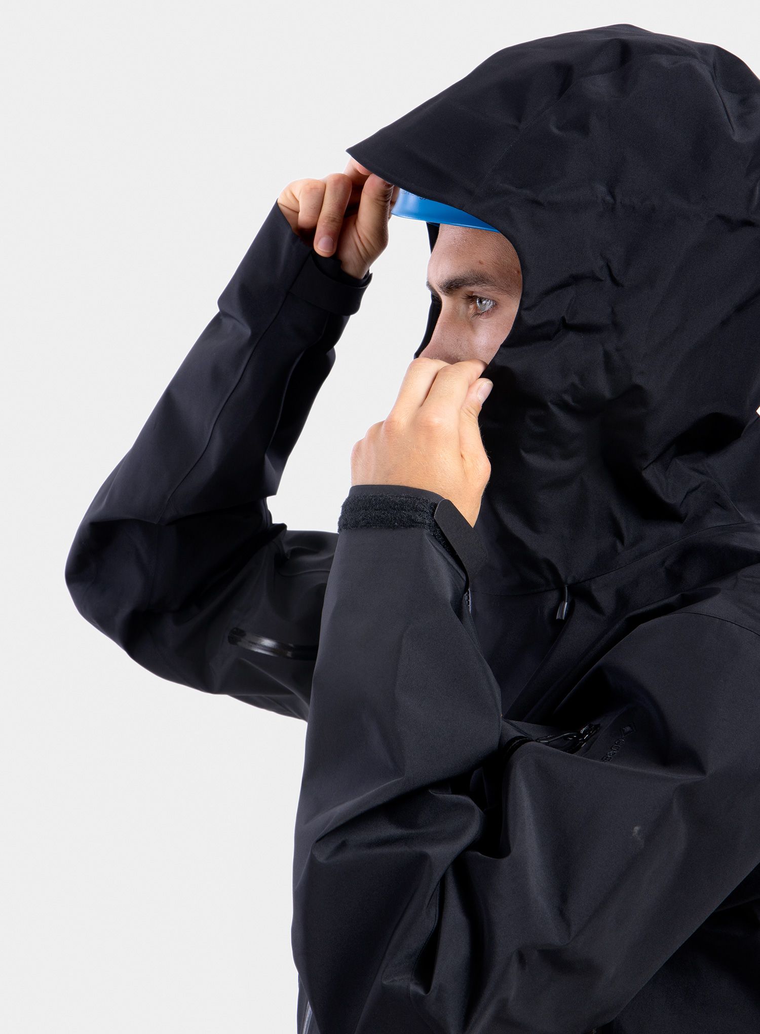 Яке Arcteryx Alpha SV Jacket - 24k black