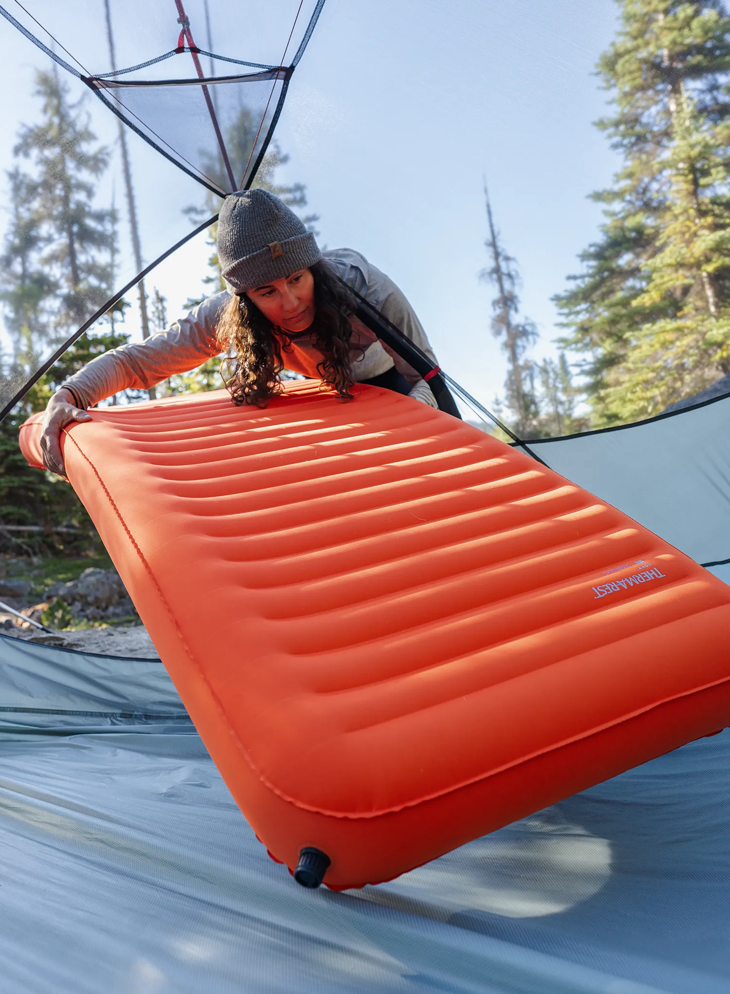 Самонадуваема постелка Therm a Rest NeoLoft R - ember