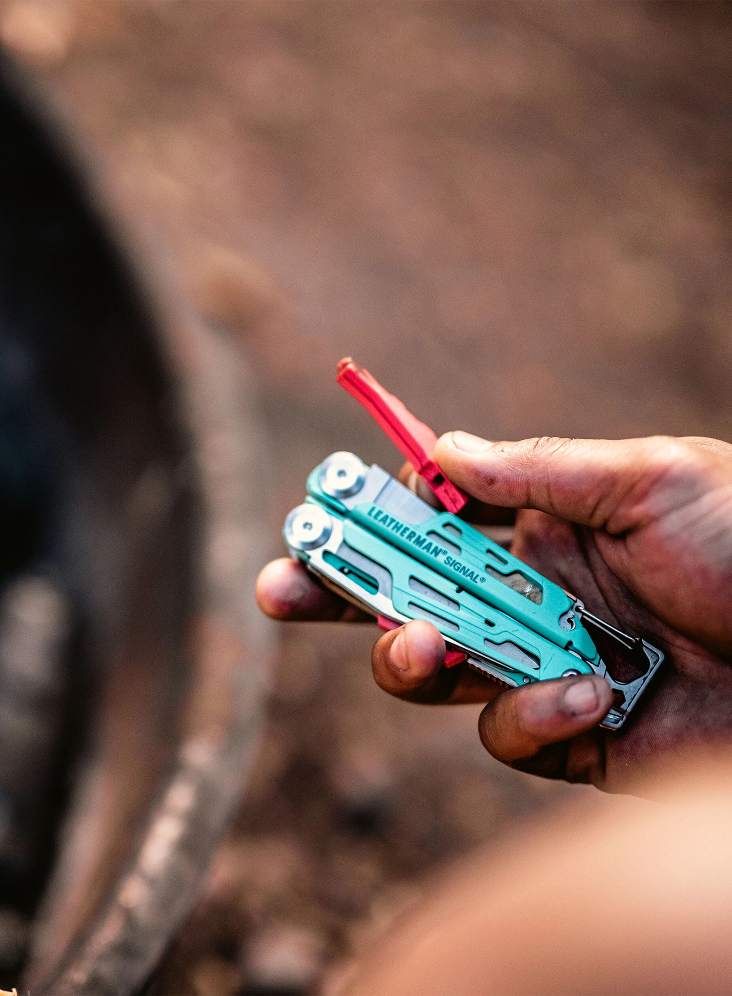 Мултитул Leatherman Signal - aqua