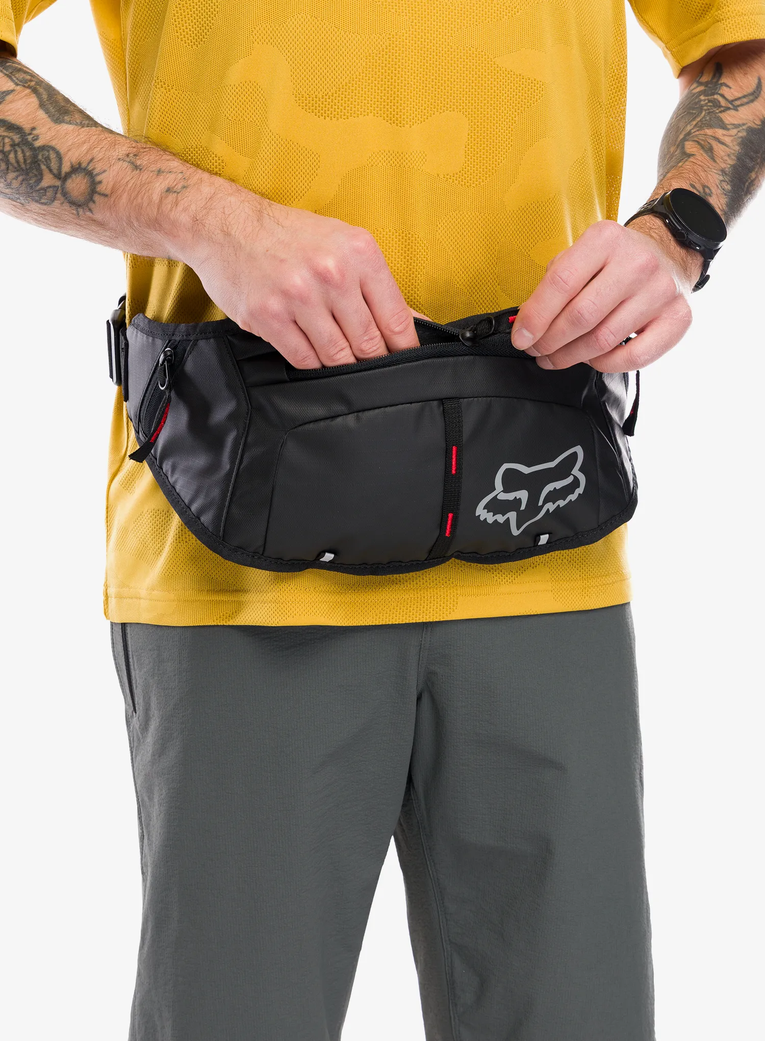 Колоездачна чантичка за кръст Fox Slim Hip Pack - black