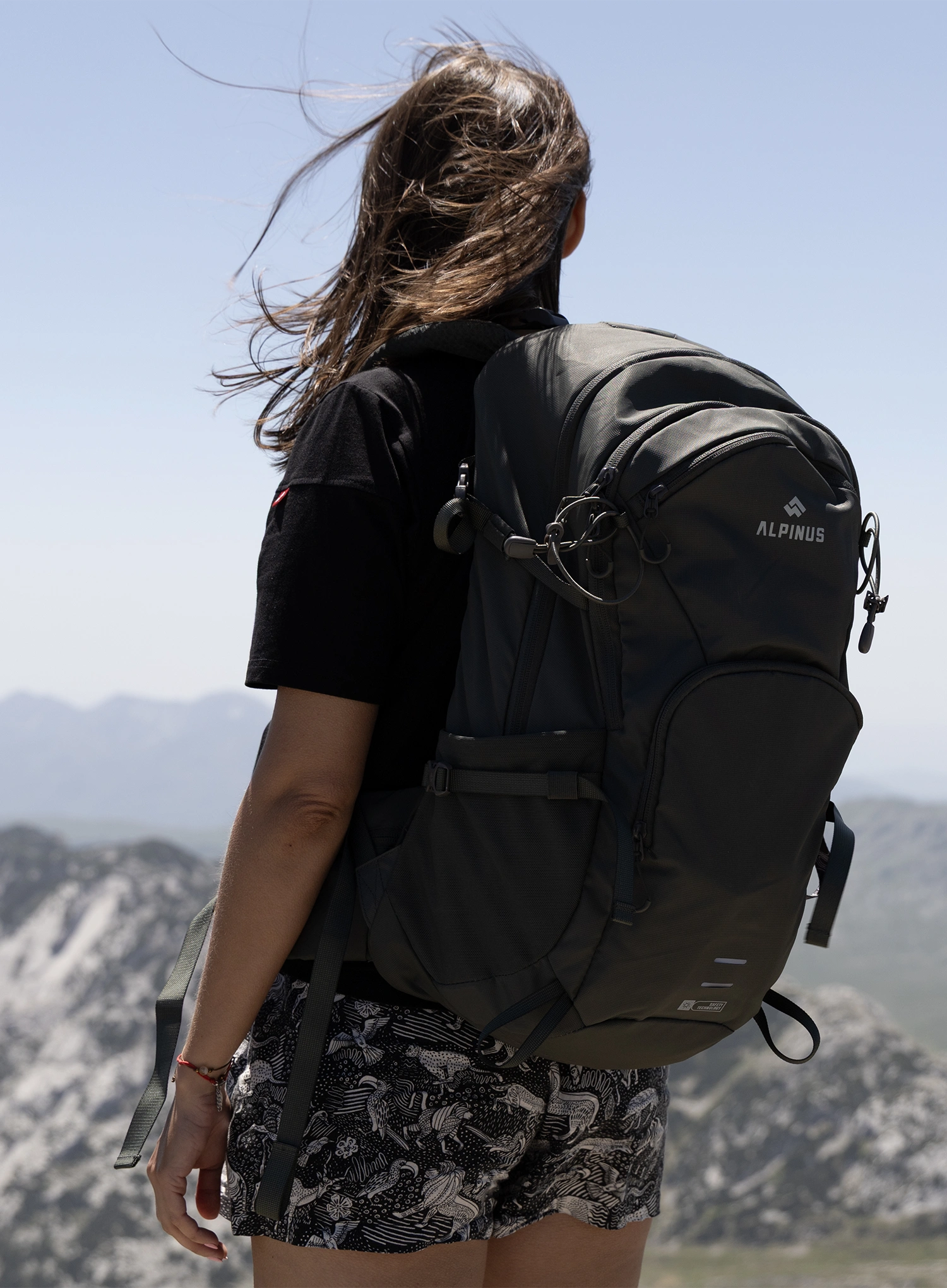 Раница с дистанционна мрежа Alpinus Ornak 30 - sage