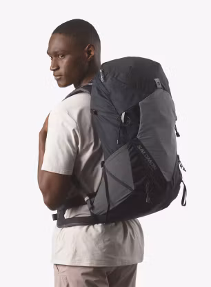 Раница с дистанционна мрежа Salomon Aerotrek 30 - black