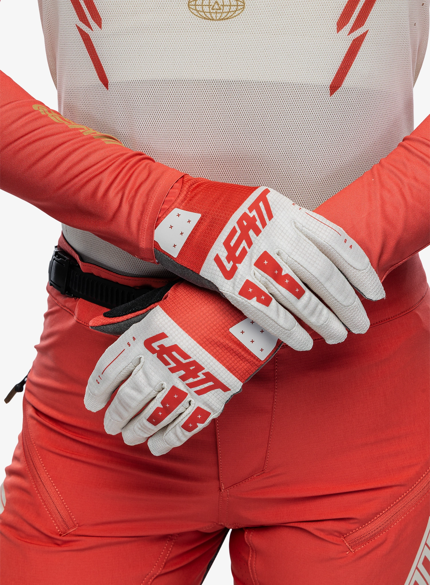 LeattGloveMTB10GripR_dustyred6009556567870b.webp