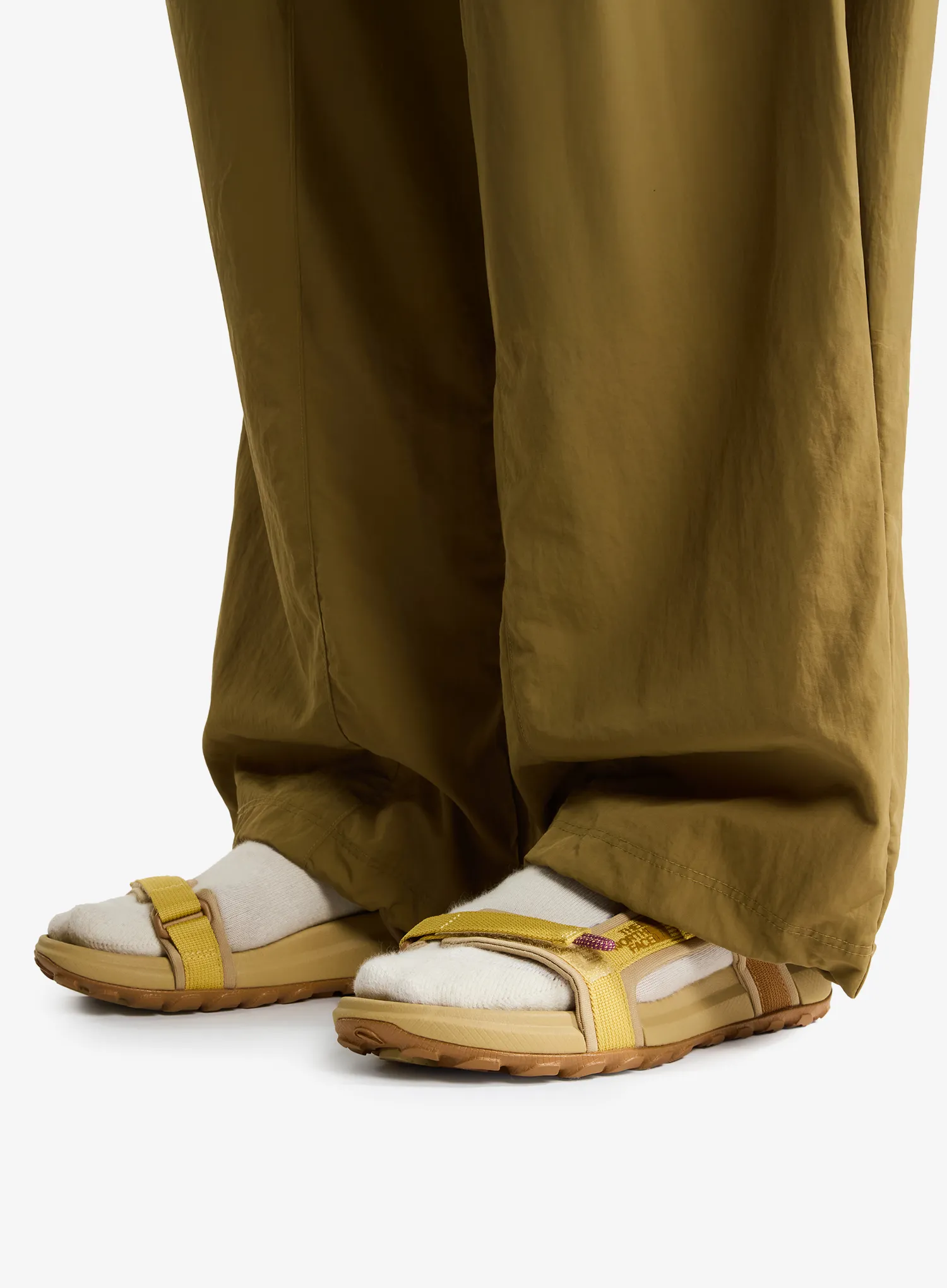 Дамски туристически сандали The North Face Explore Camp Sandal - honeyed sand/utility brown